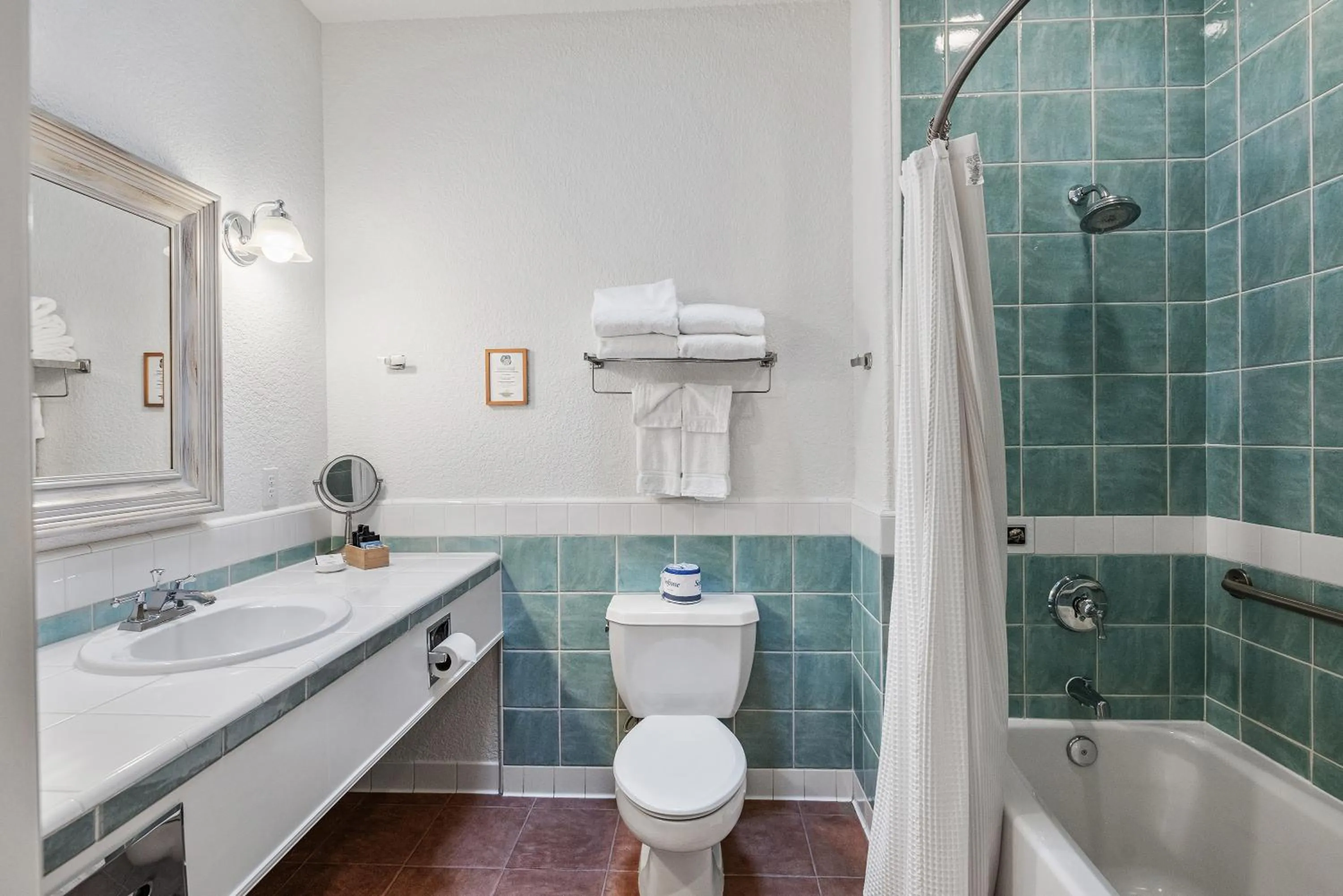 Bathroom in El Pueblo Inn