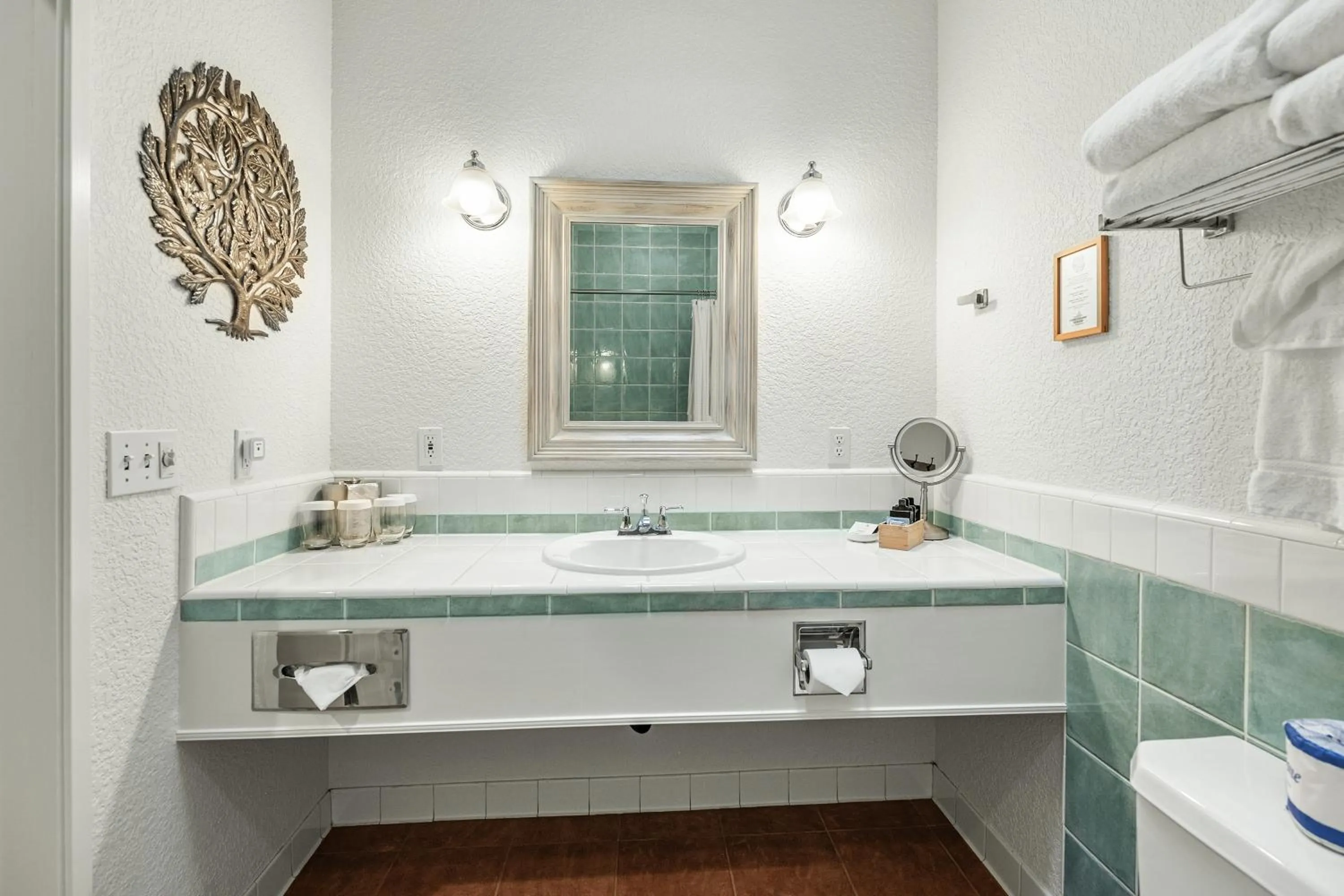 Bathroom in El Pueblo Inn