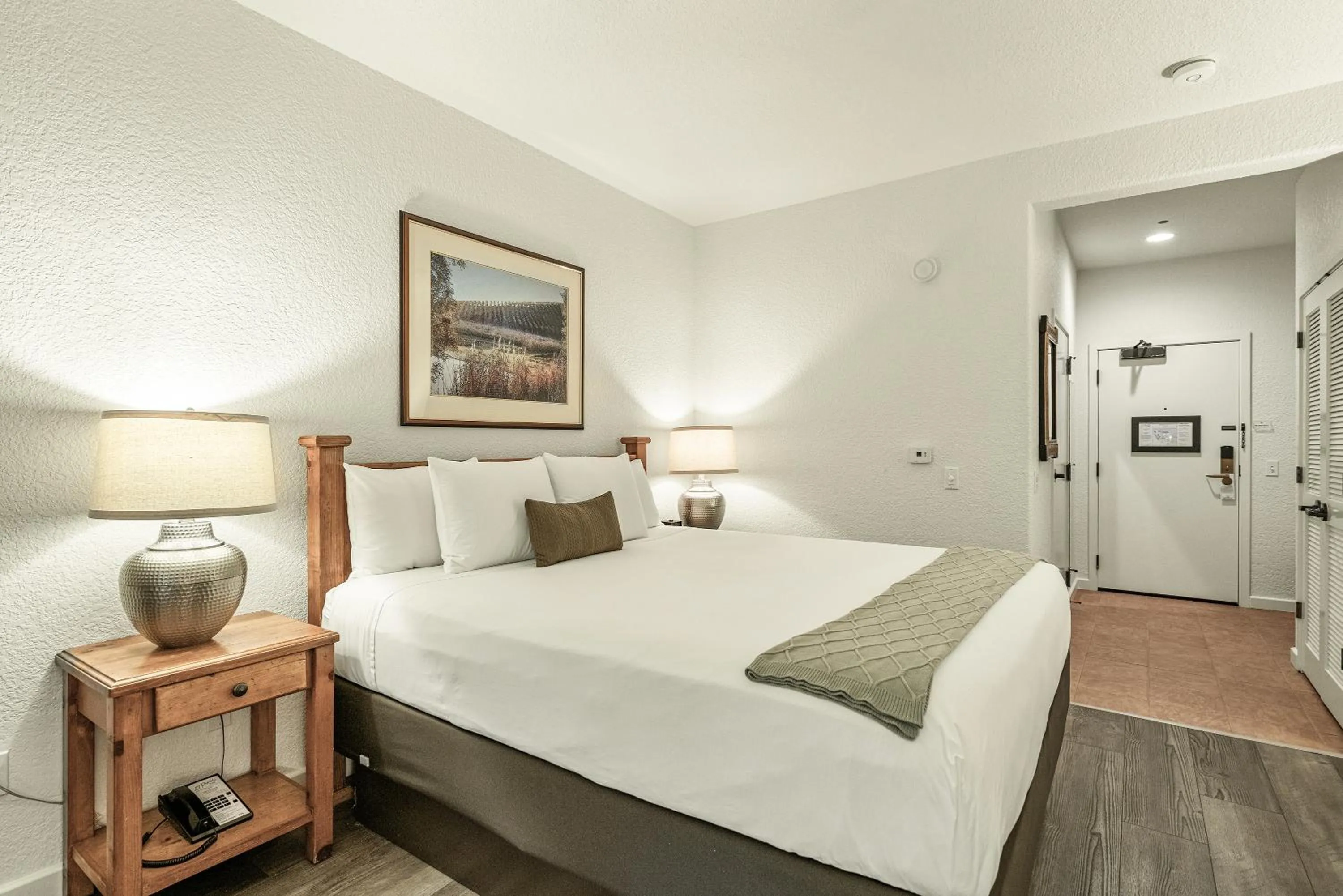 Bedroom, Bed in El Pueblo Inn