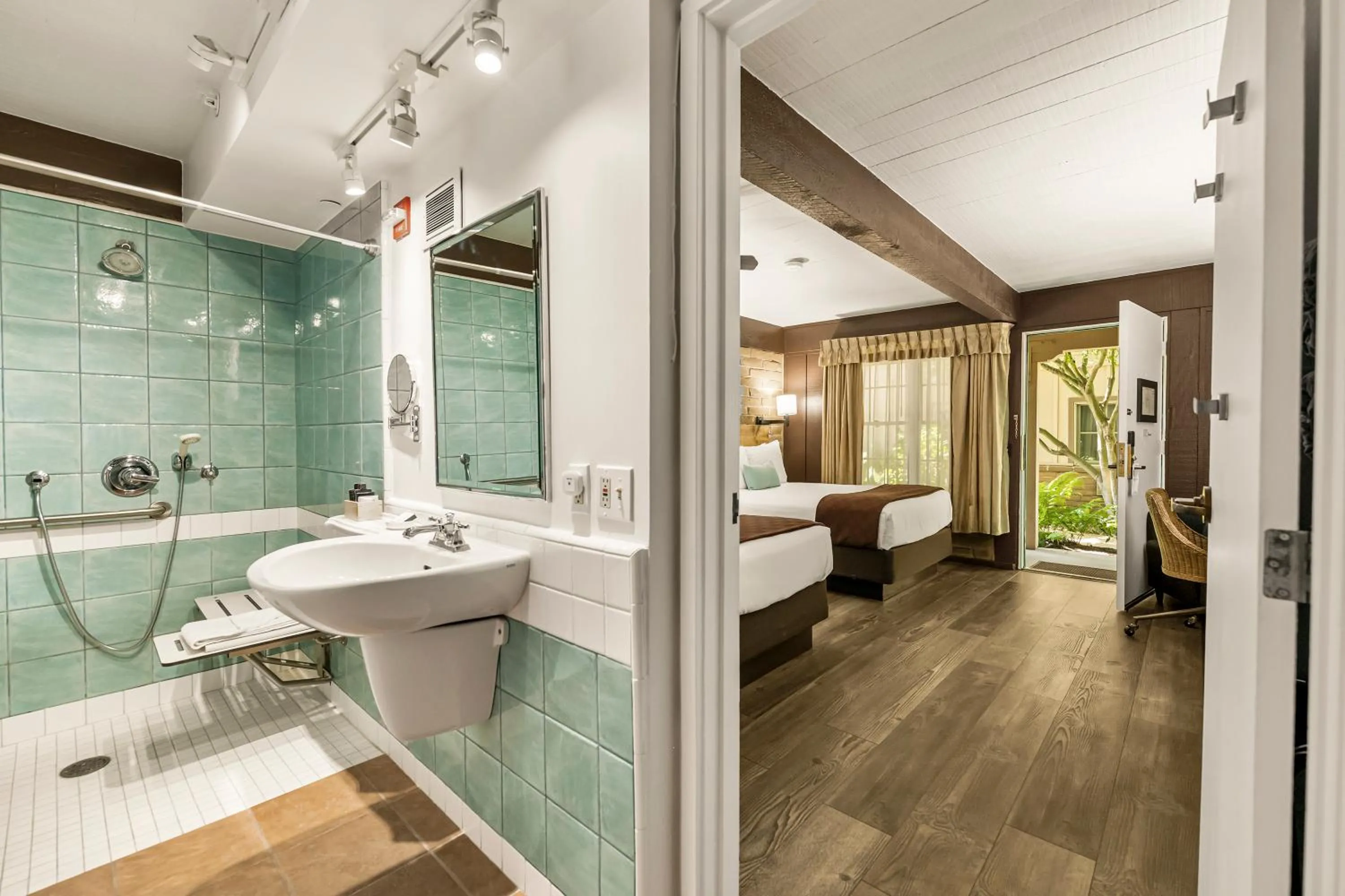 Bathroom in El Pueblo Inn