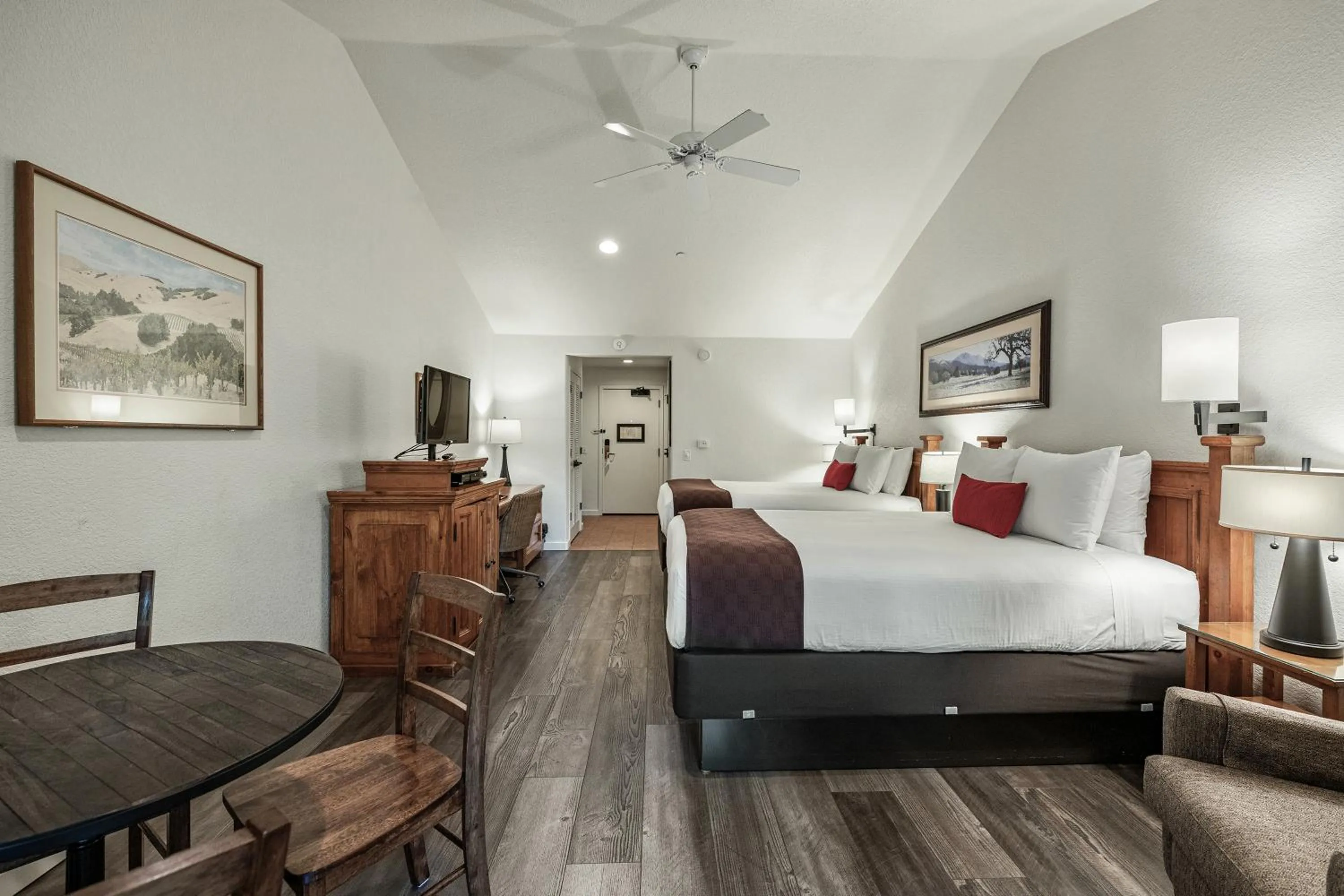 Bedroom, Bed in El Pueblo Inn