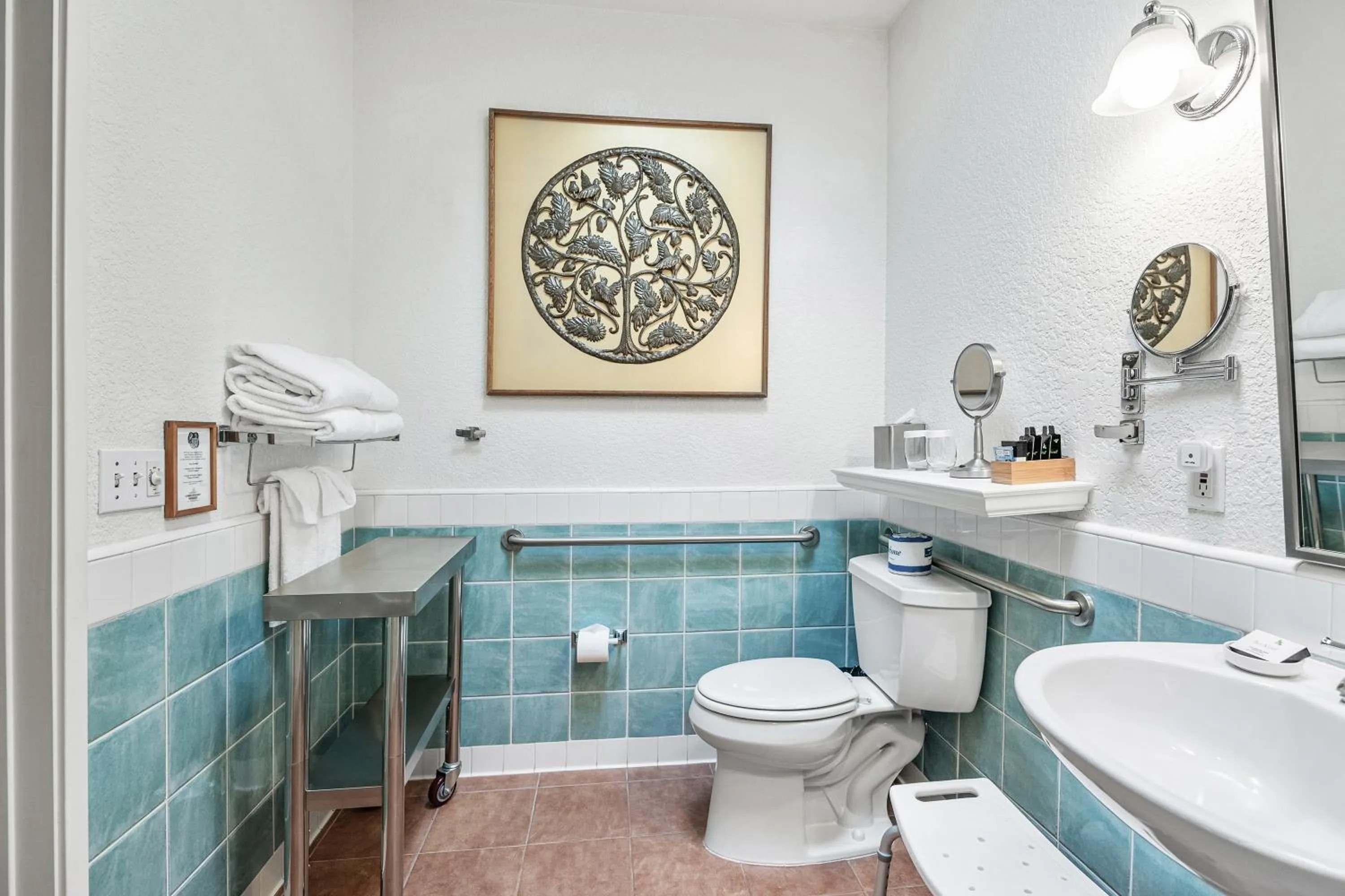 Bathroom in El Pueblo Inn