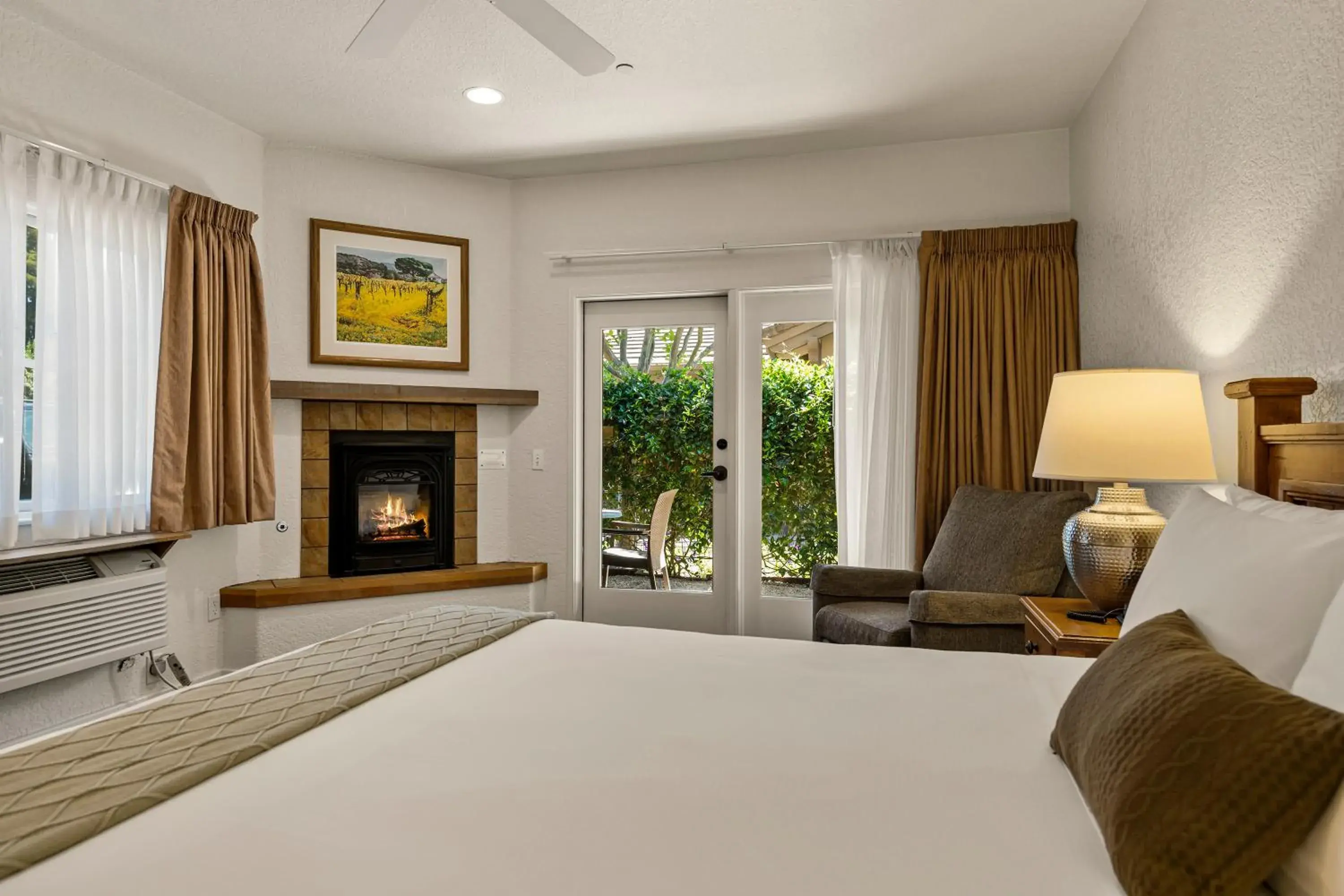 Superior King Room - Disability Access in El Pueblo Inn Superior King Room - Disability Access in El Pueblo Inn