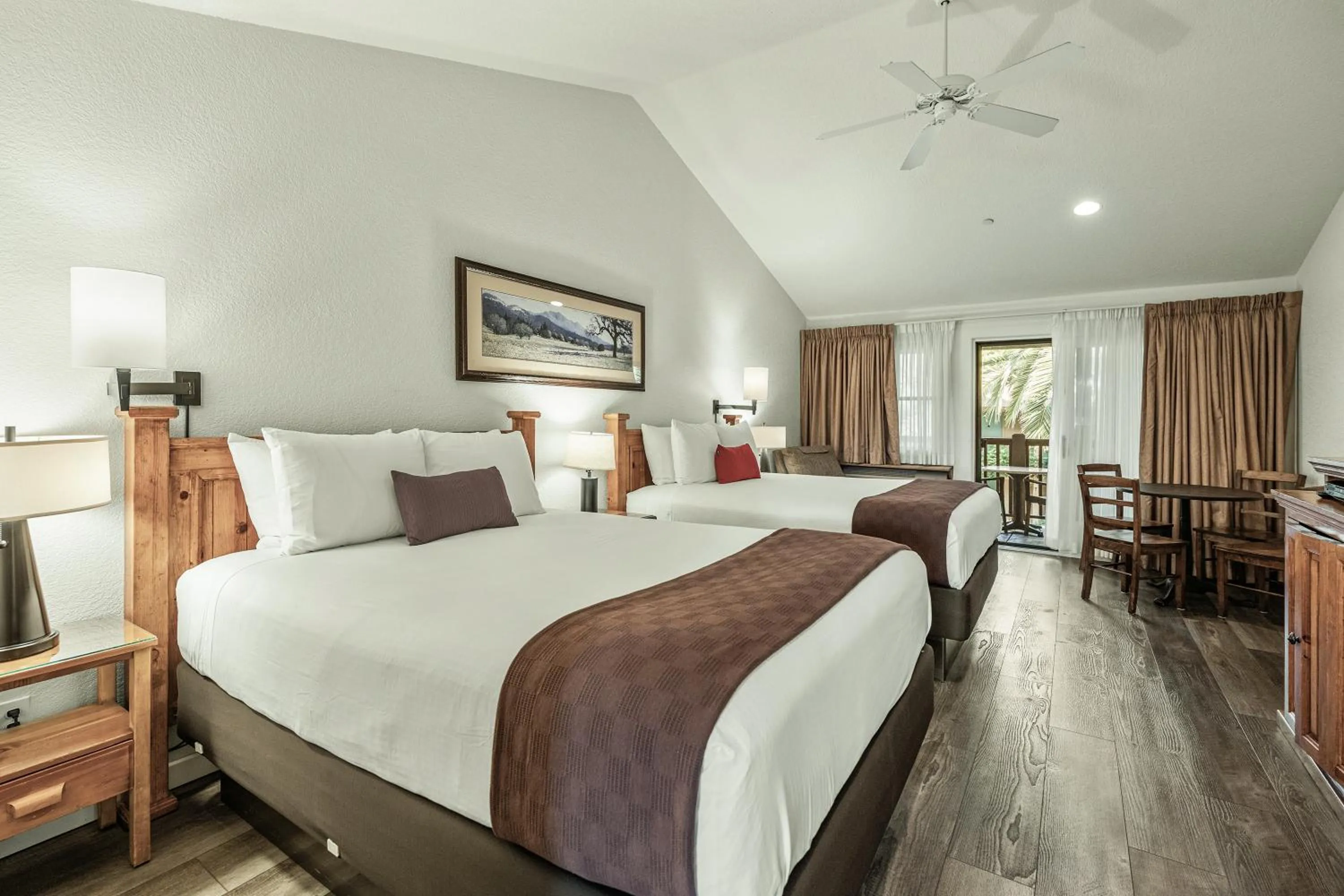 Bedroom, Bed in El Pueblo Inn