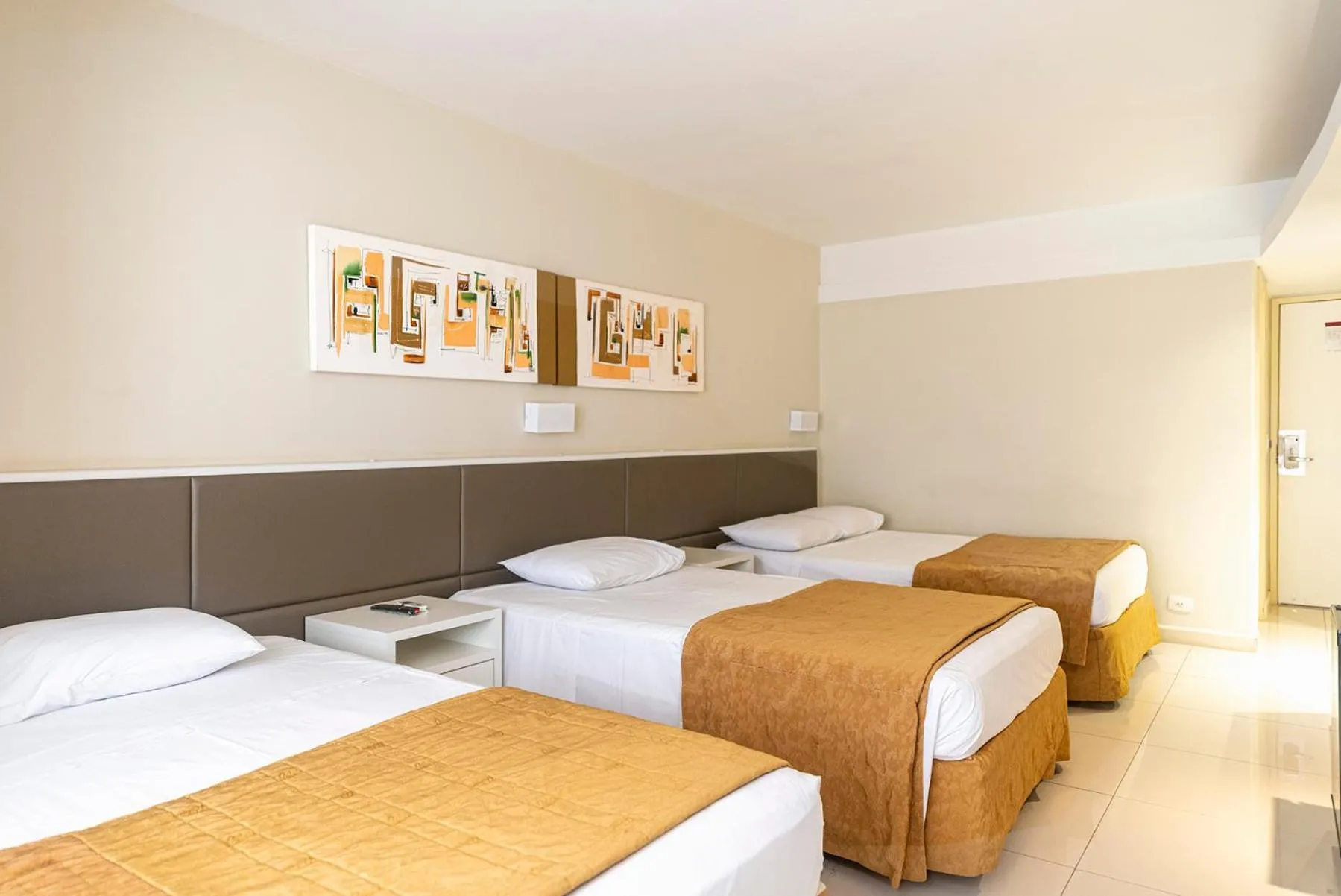 Bed in Rafain Palace Hotel & Convention Center