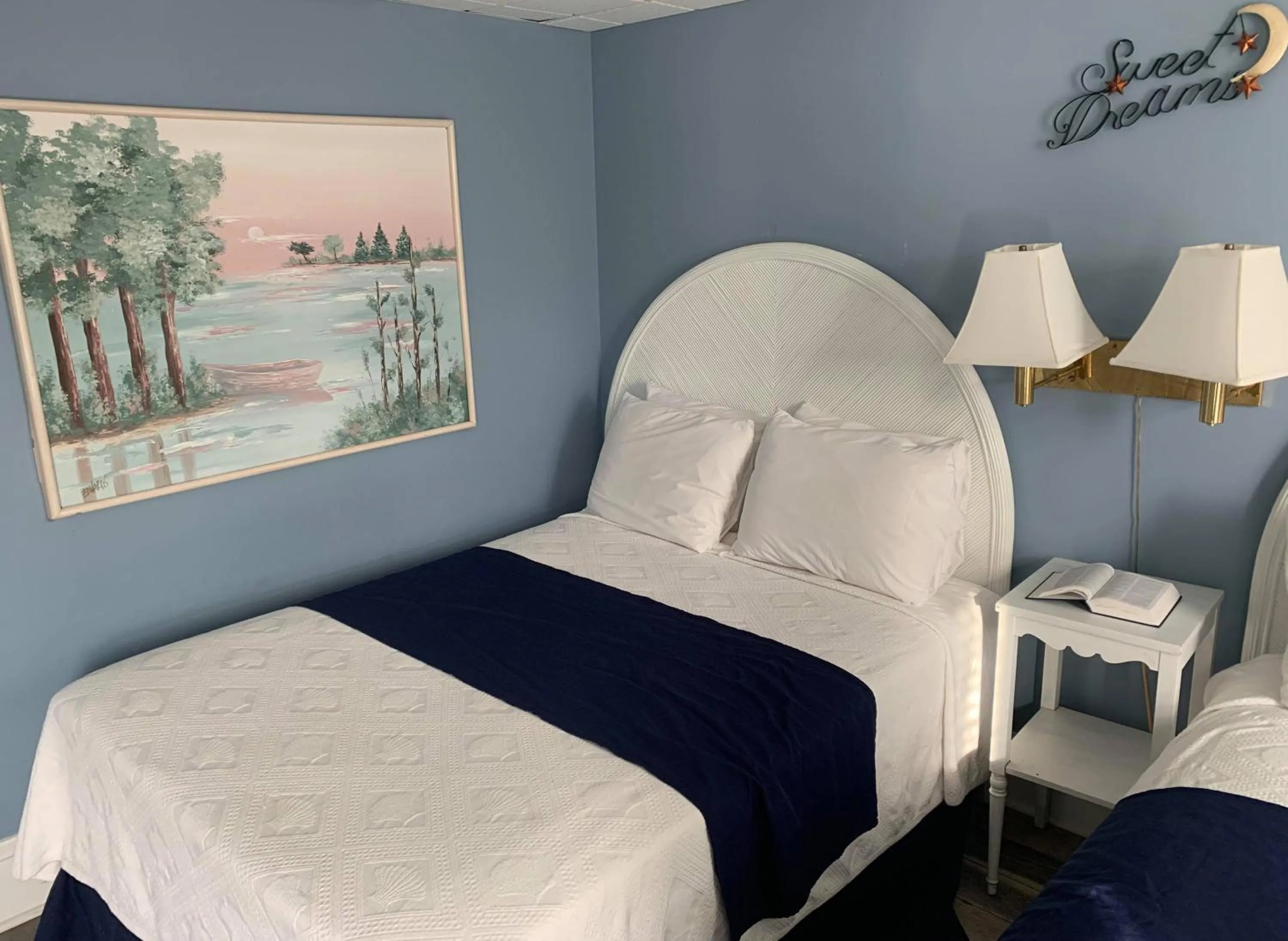 Bed in Ocean Manor 1100 Inn