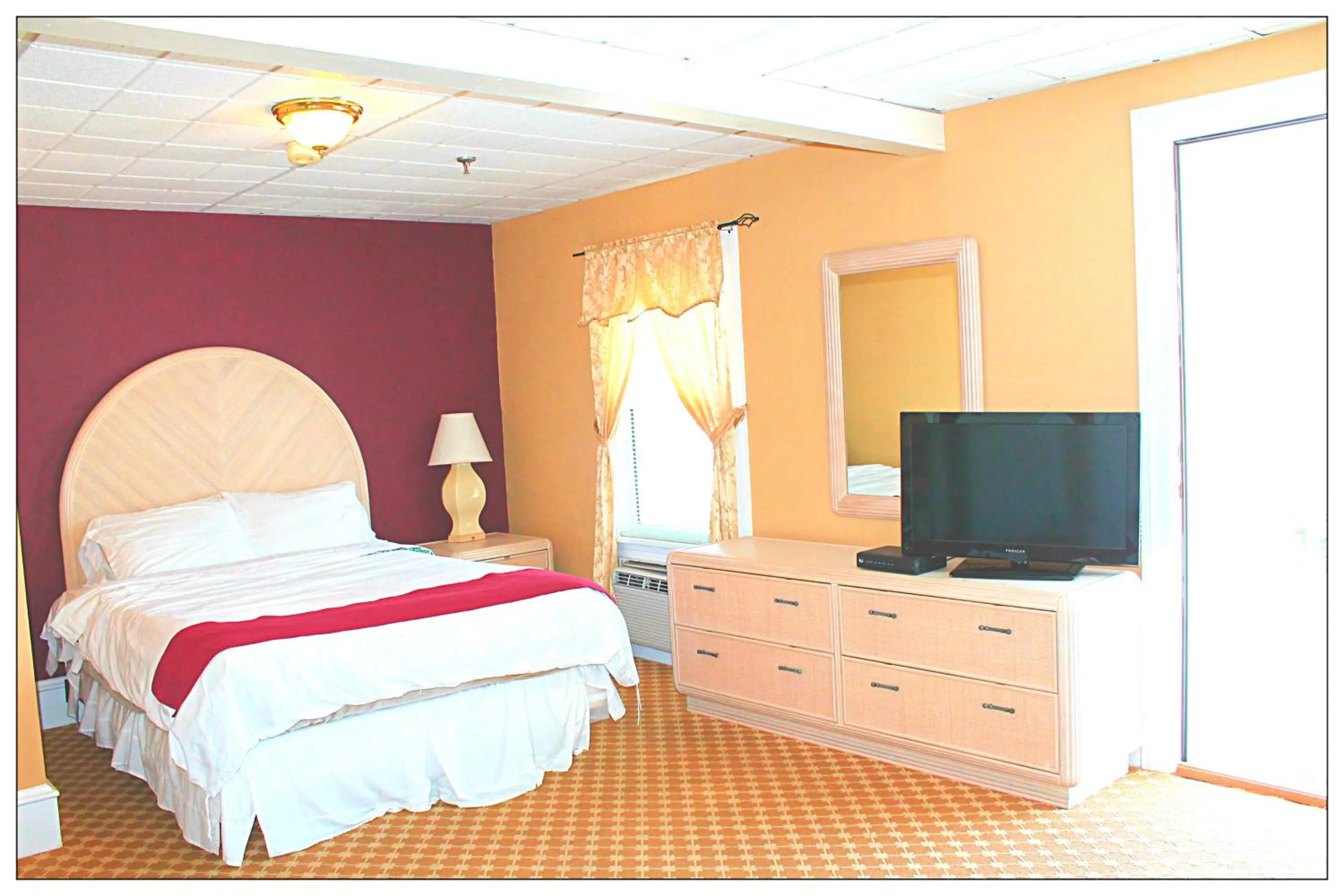 Bed in Ocean Manor 1100 Inn