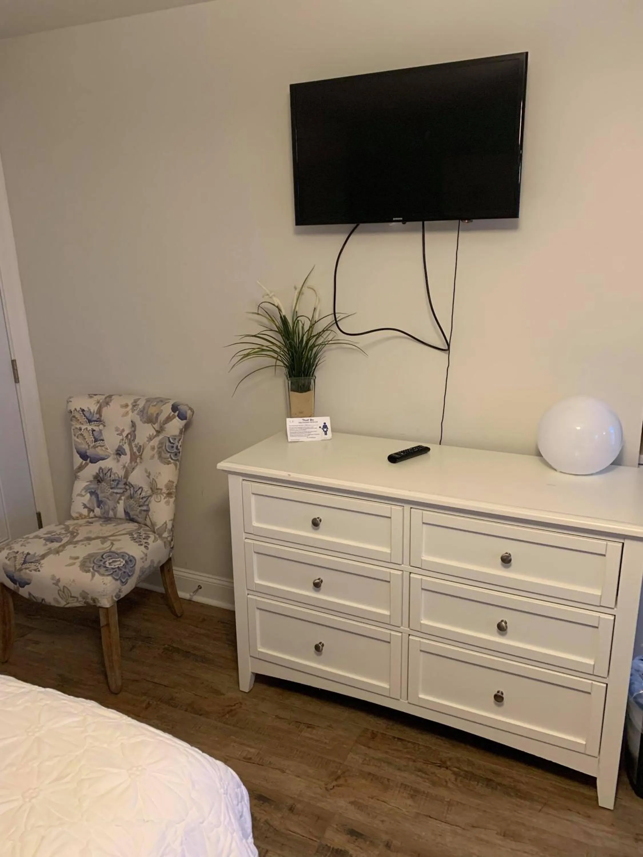 Bed in Ocean Manor 1100 Inn