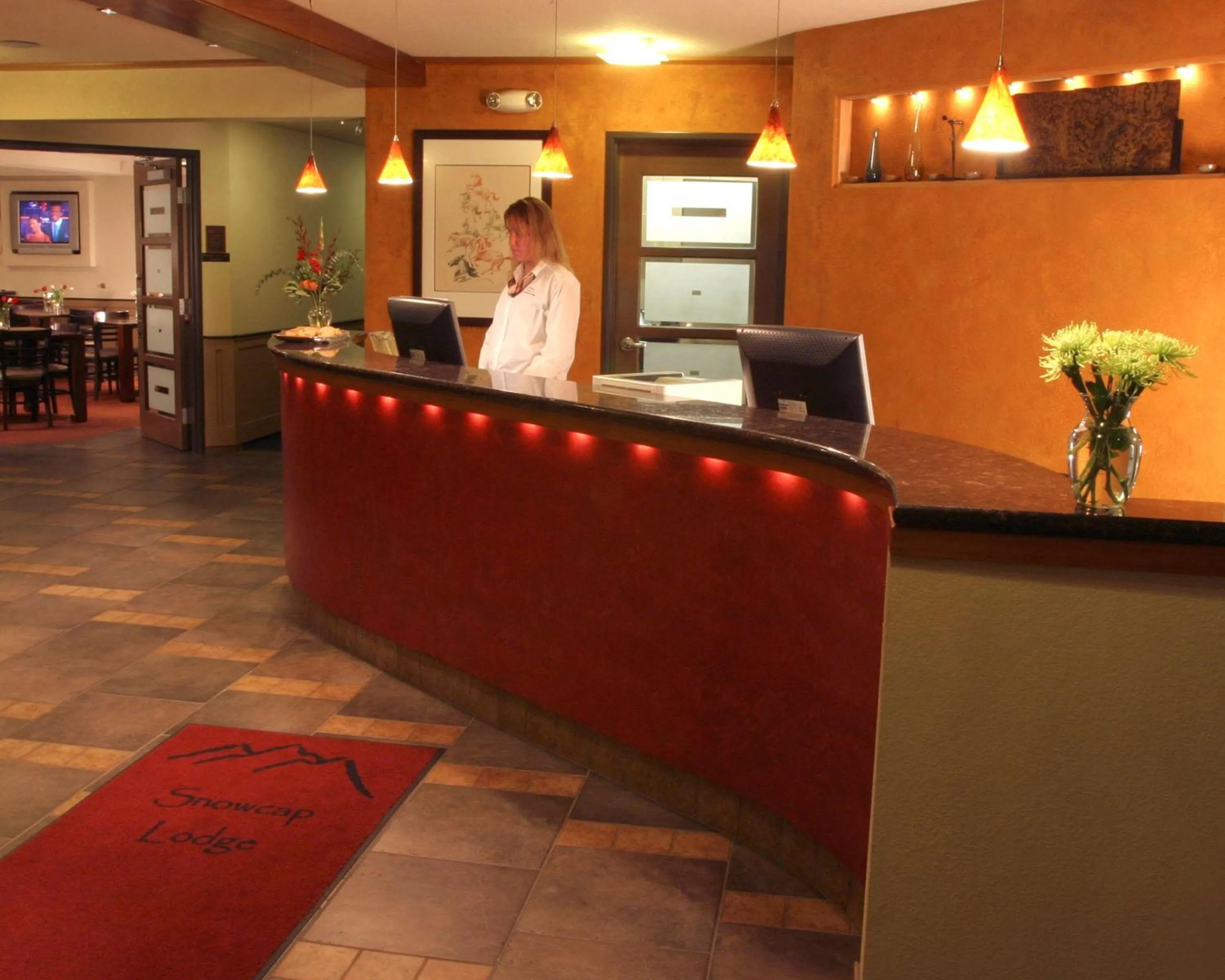 Lobby or reception in Best Western Snowcap Lodge