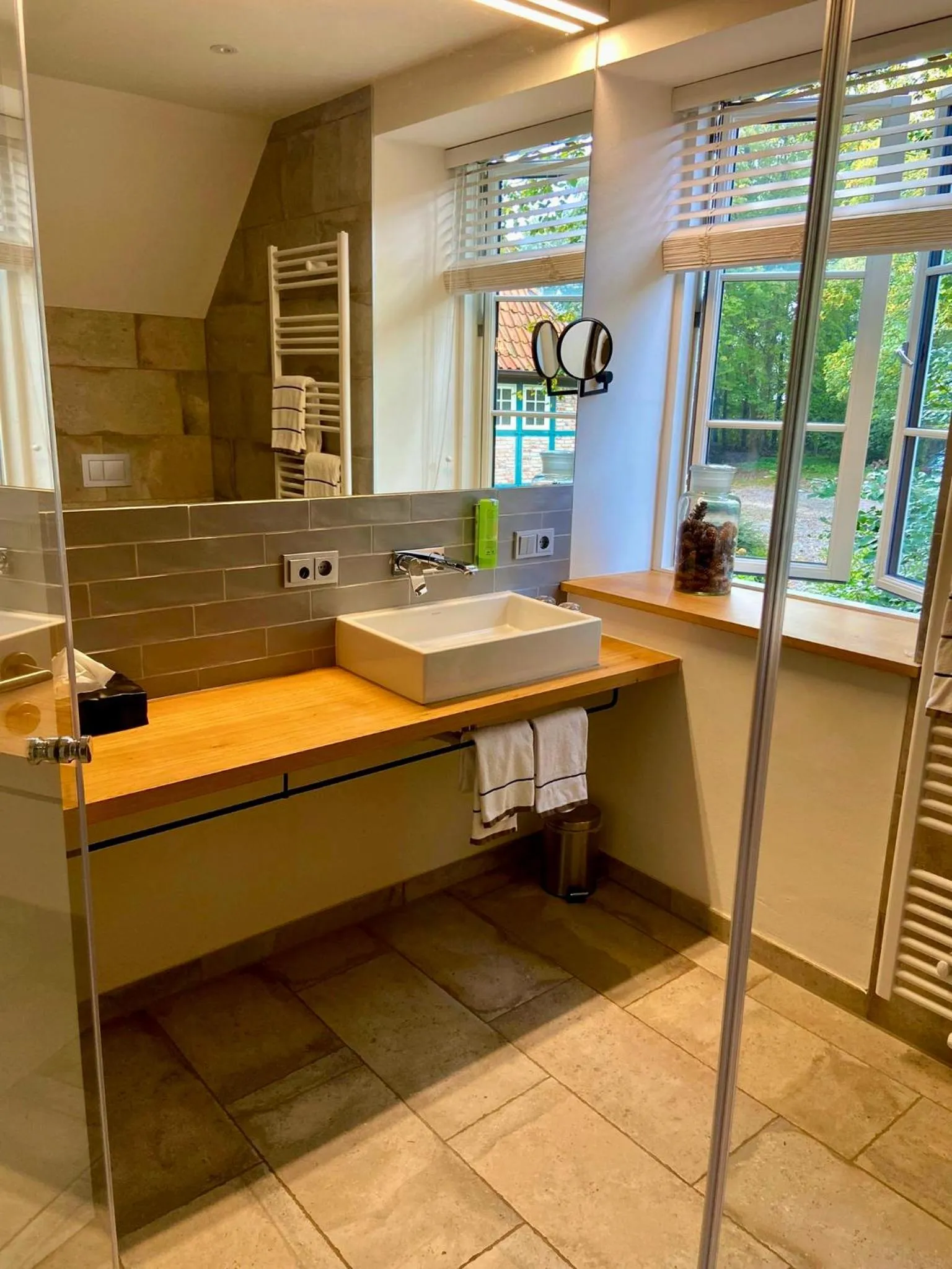 Bathroom in Nordenholzer Hofhotel