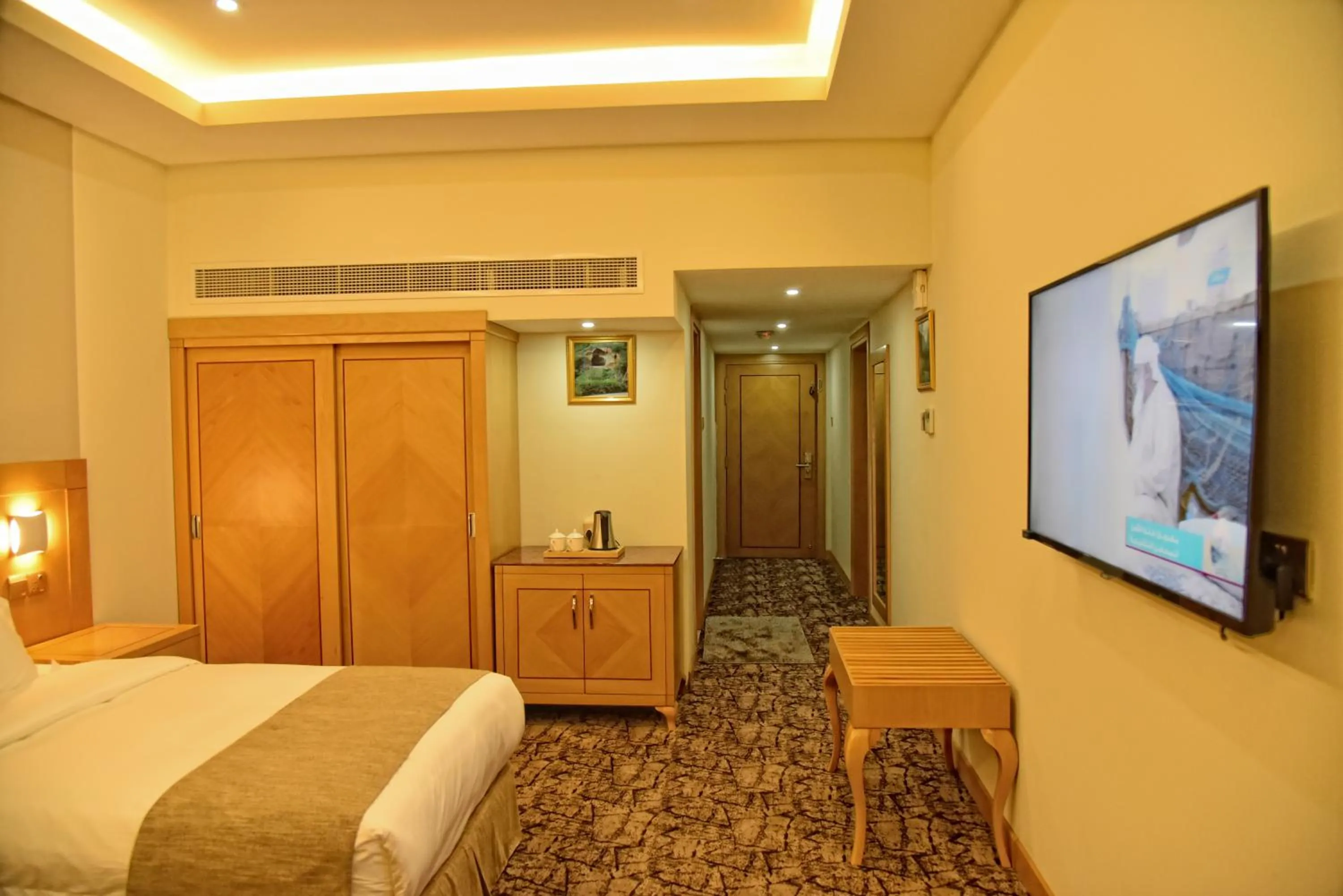 Bedroom, Bed in Muscat Plaza Hotel