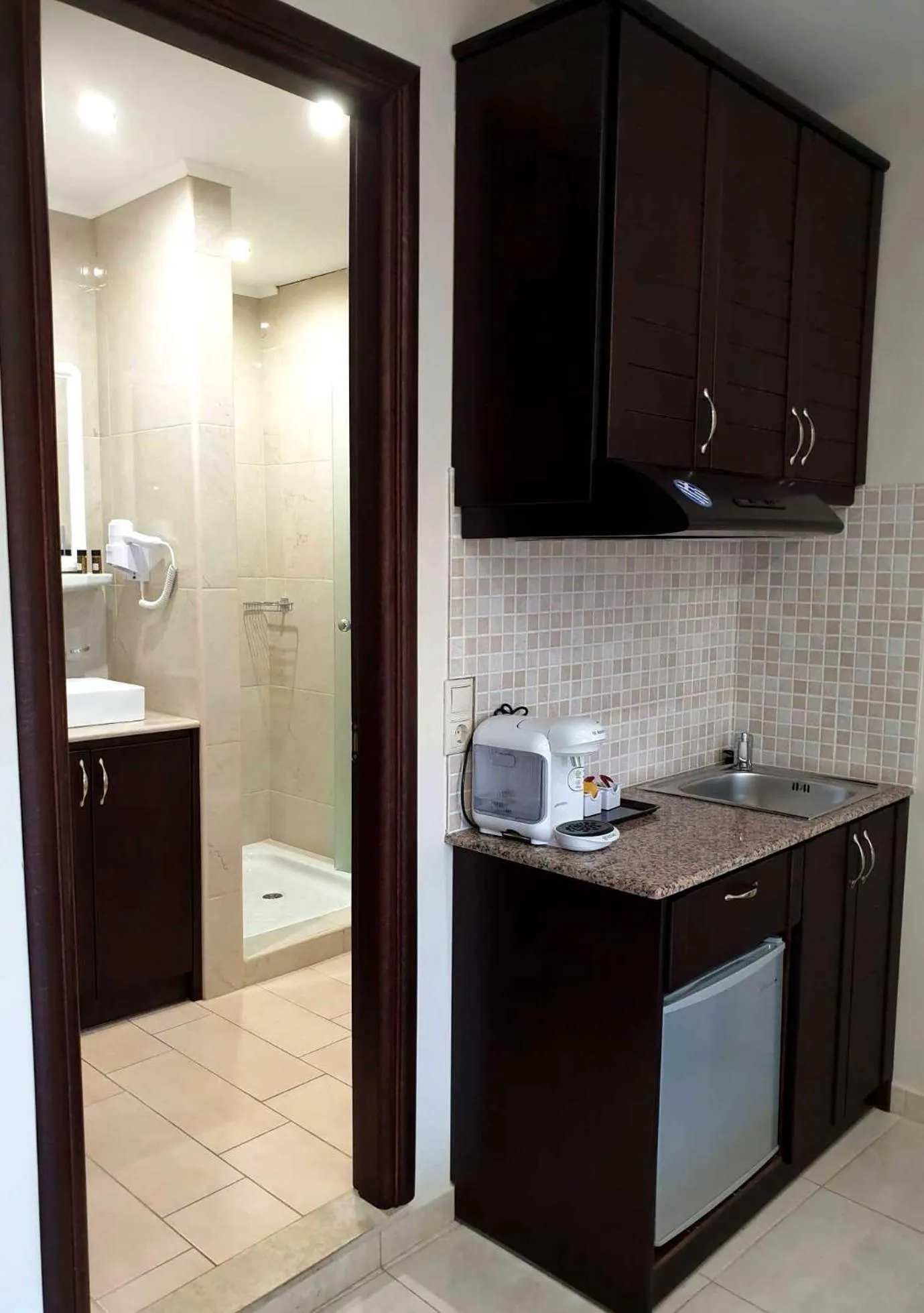 Toilet in 24 Seven Boutique Hotel