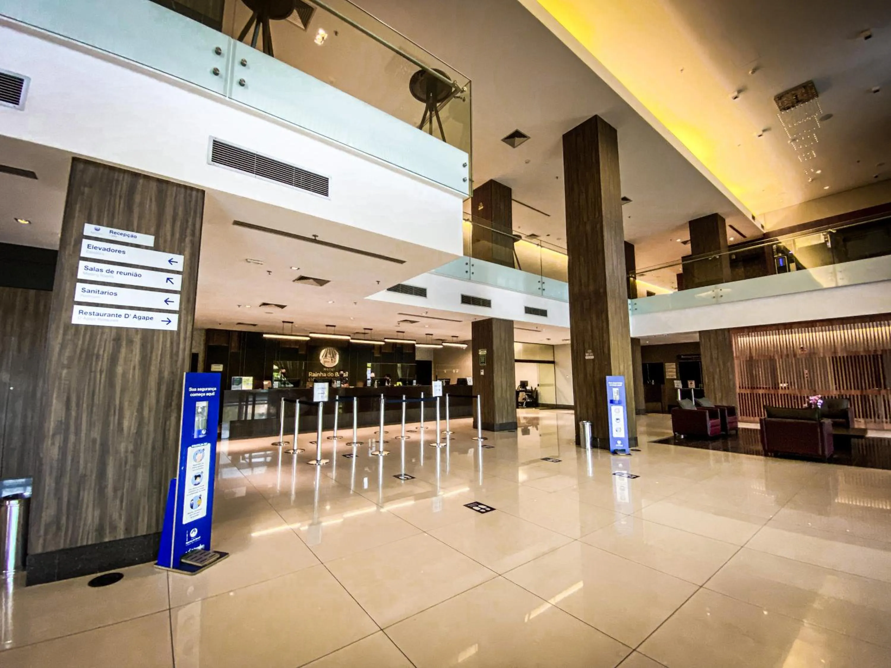 Communal lounge/ TV room in Hotel Rainha do Brasil