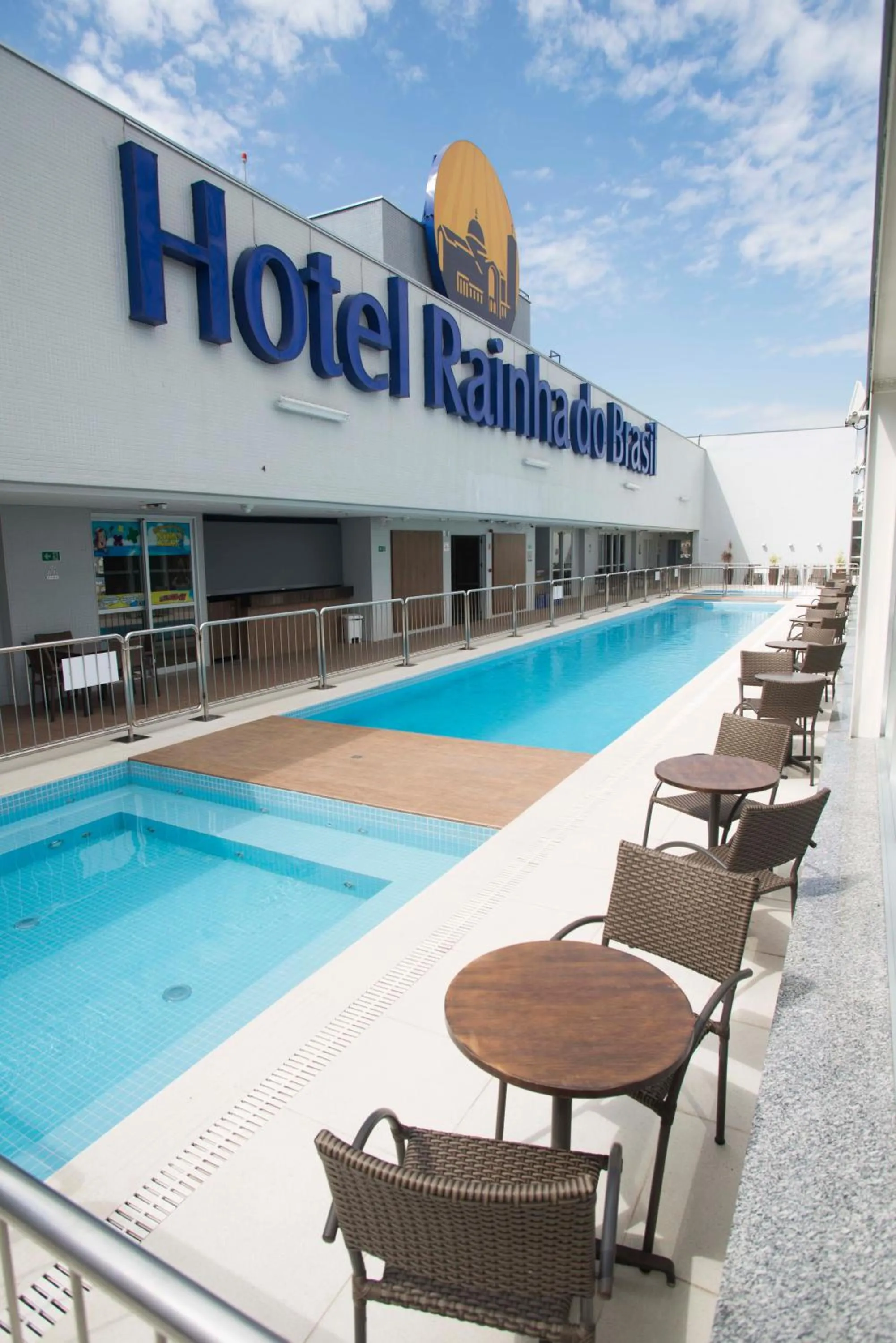 Swimming pool in Hotel Rainha do Brasil