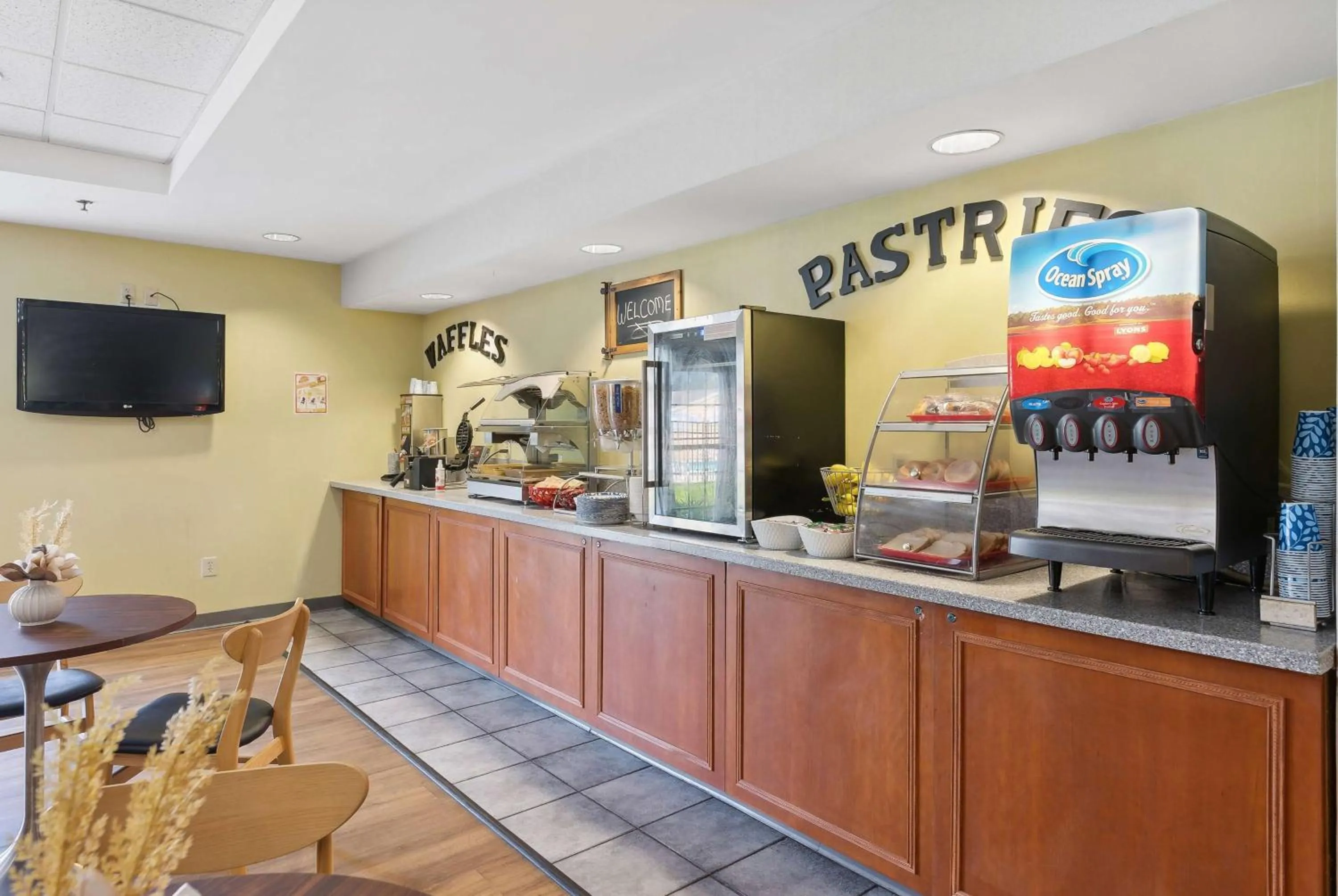 Breakfast in Ramada by Wyndham Saco/Old Orchard Beach Area