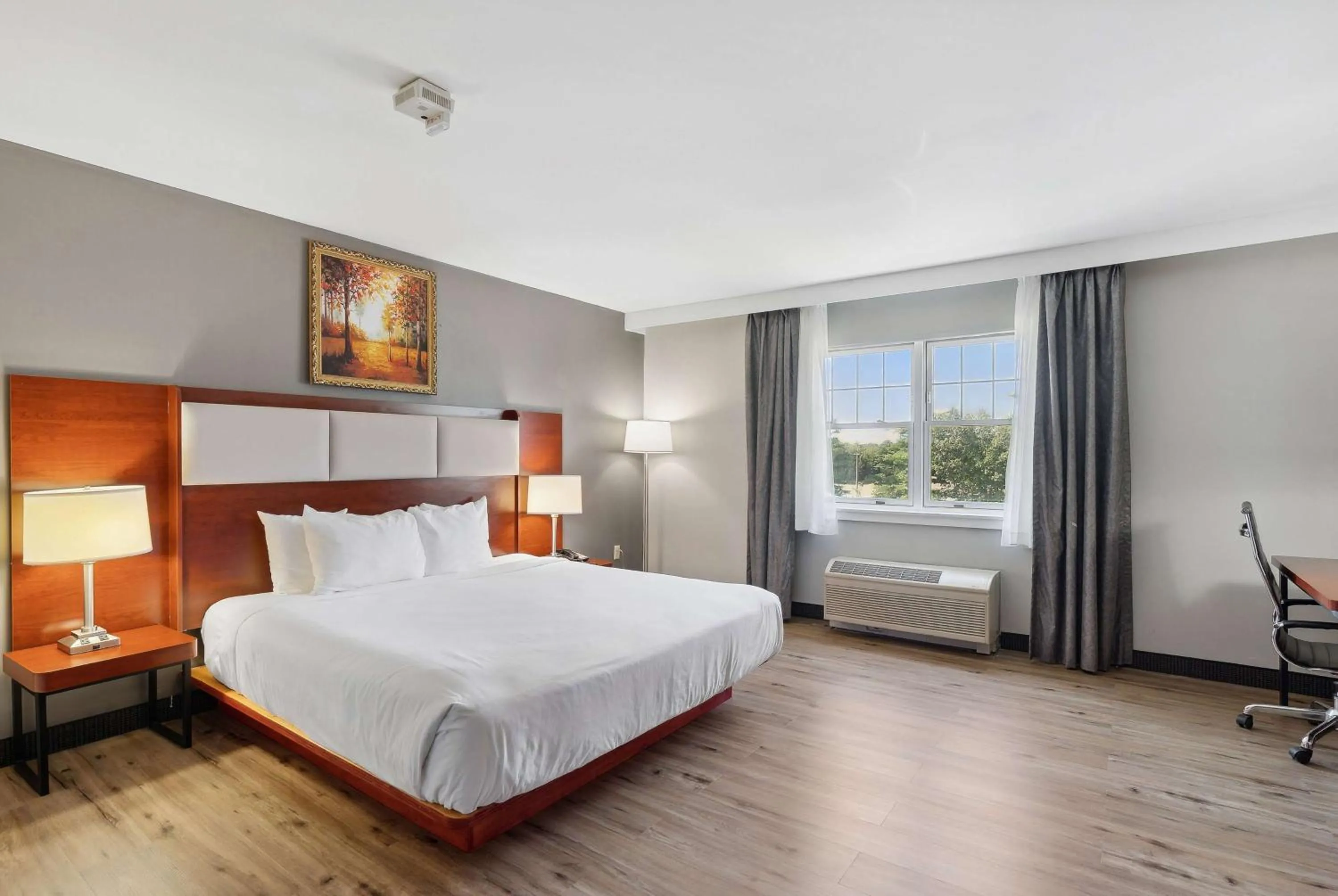 Photo of the whole room, Bed in Ramada by Wyndham Saco/Old Orchard Beach Area