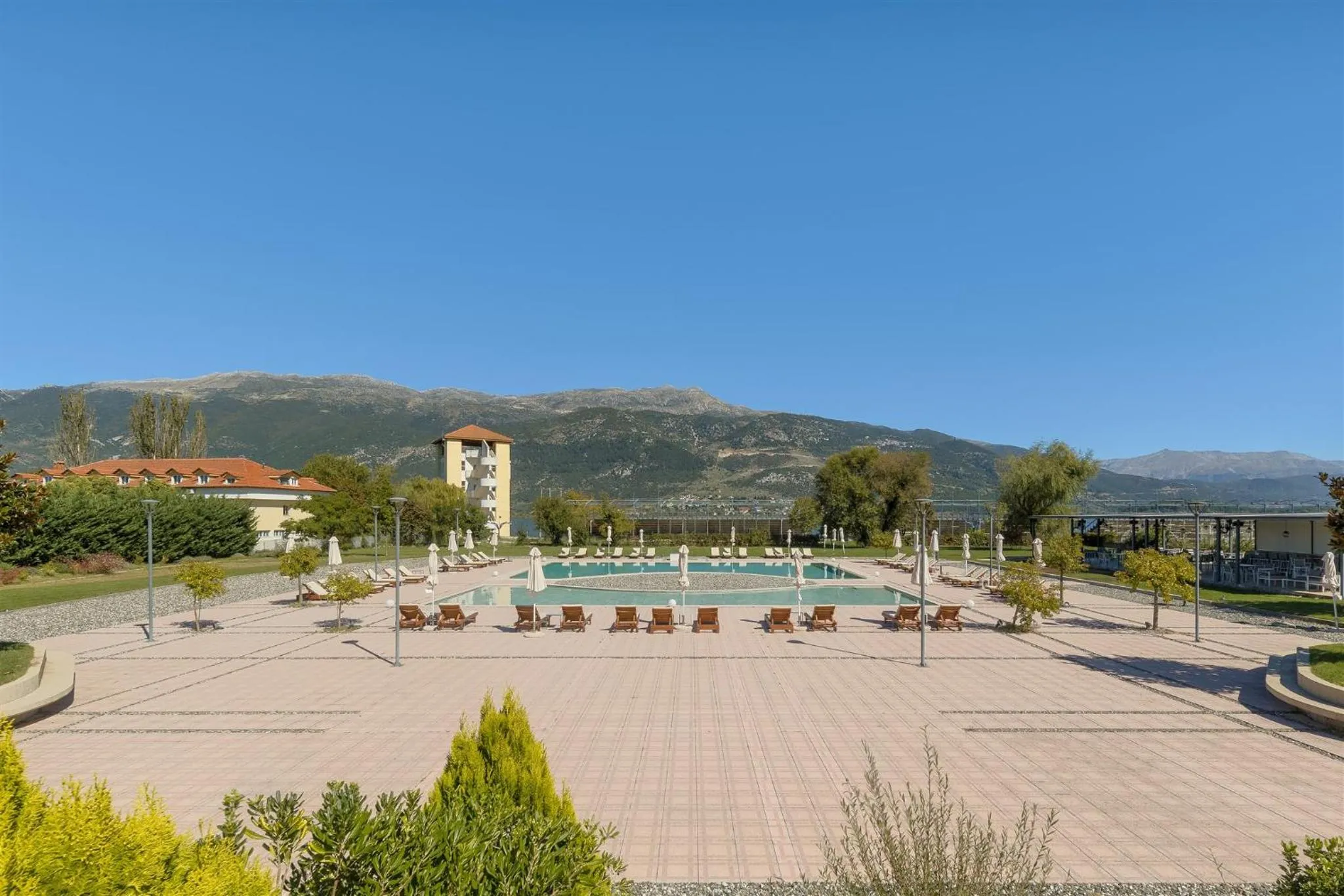 Swimming pool in The Lake Hotel