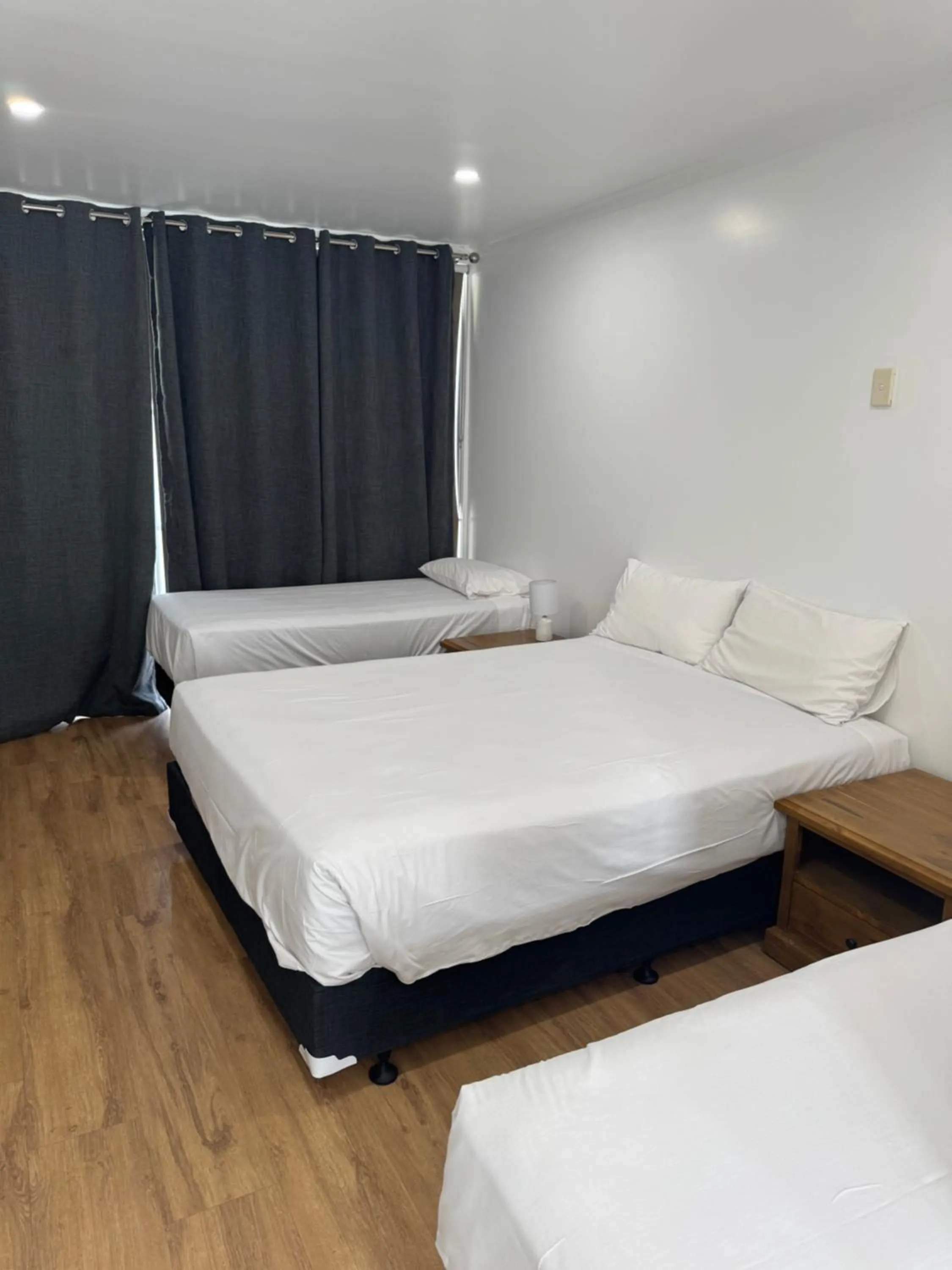 Bedroom, Bed in Cottonwood Motor Inn