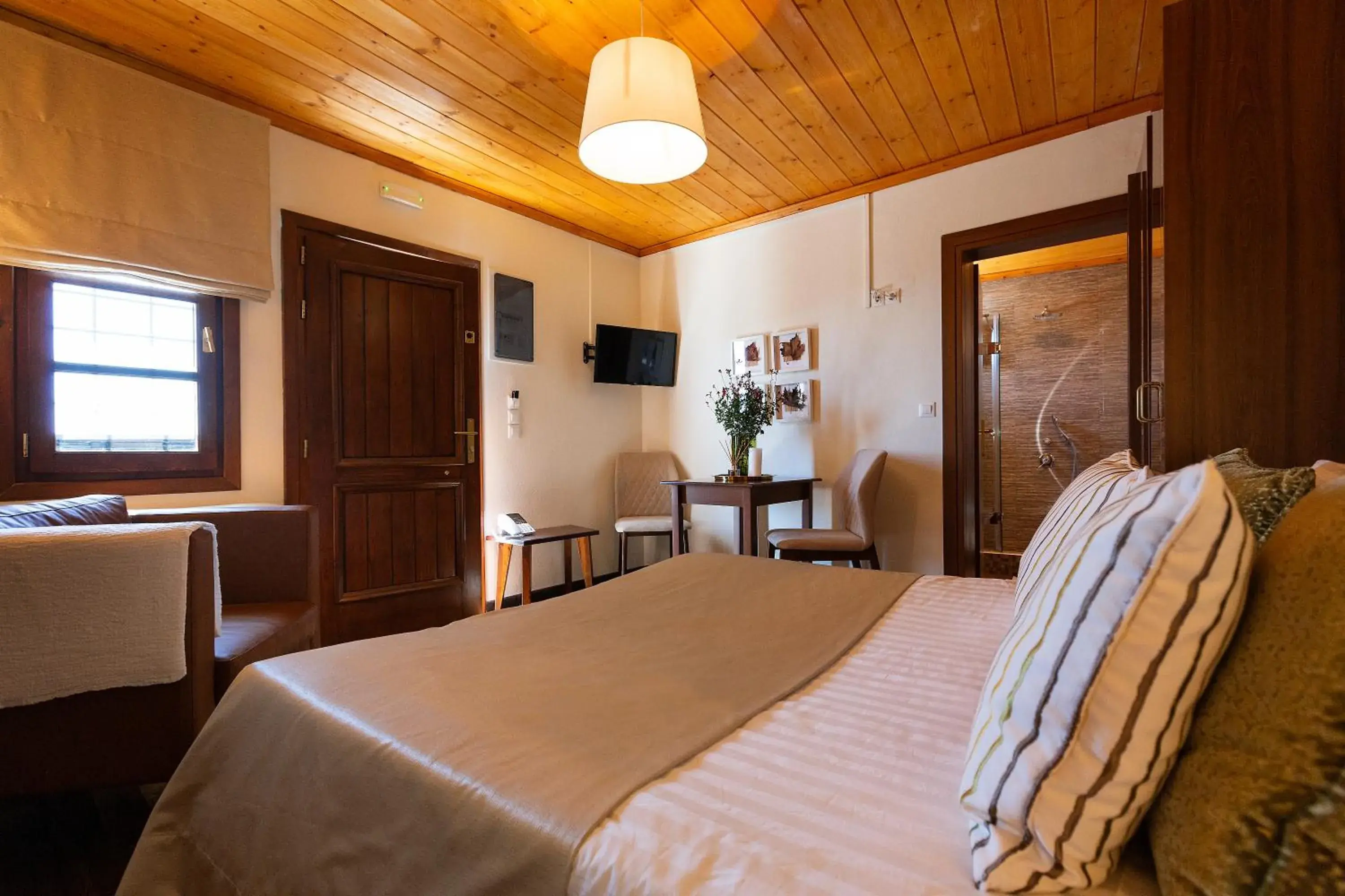 Double Room in 1822 Makrinitsa Suites Double Room in 1822 Makrinitsa Suites