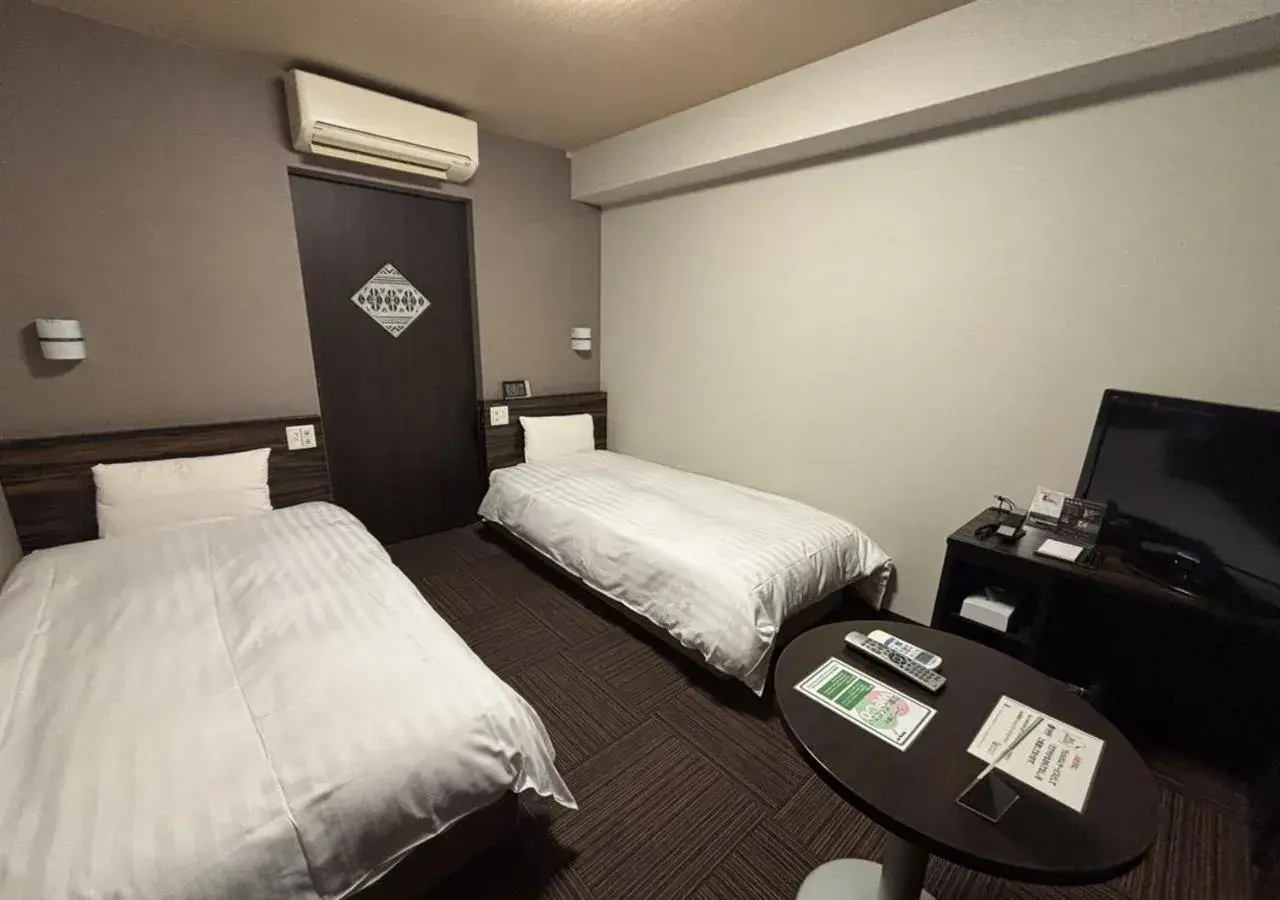 Compact Twin Room - Non-Smoking in Dormy Inn Premium Hakata Canal City Mae Compact Twin Room - Non-Smoking in Dormy Inn Premium Hakata Canal City Mae