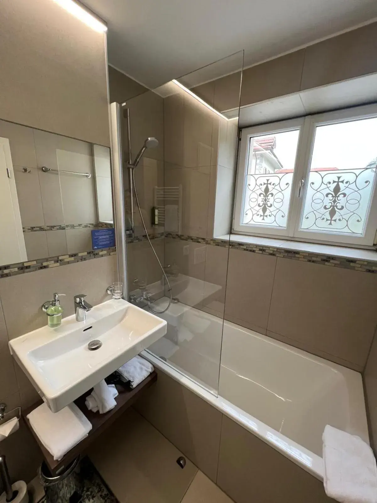 Superior Double or Twin Room - single occupancy in La Belle-Croix Superior Double or Twin Room - single occupancy in La Belle-Croix