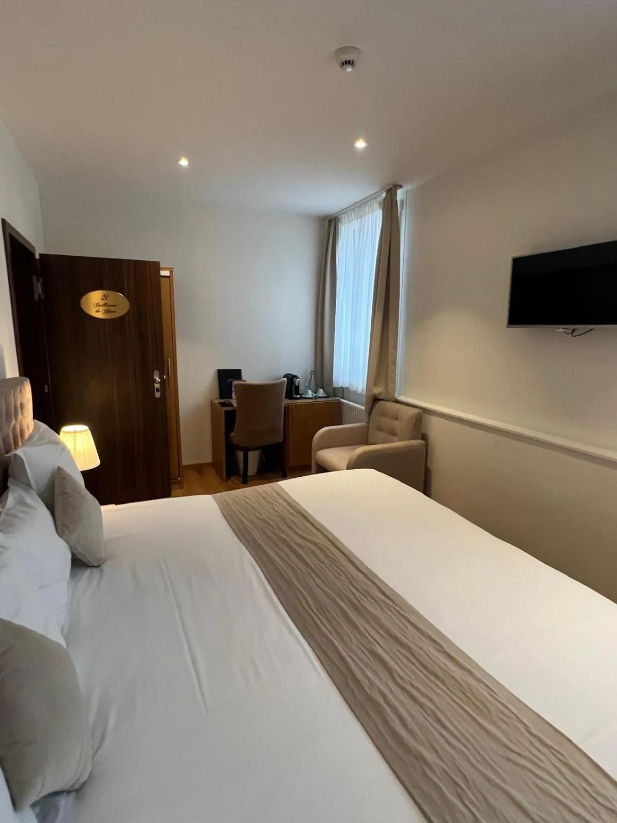 Communal lounge/ TV room, Bed in La Belle-Croix