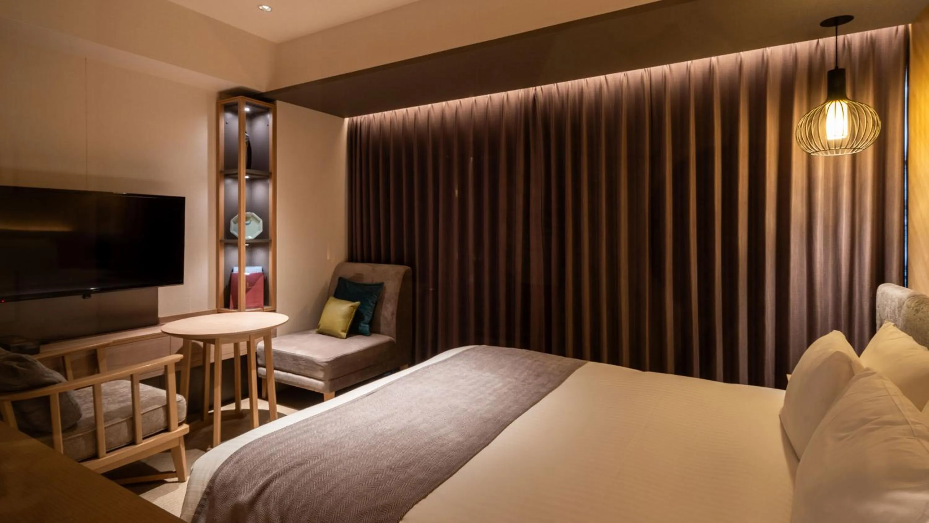 Photo of the whole room, Bed in Solaria Nishitetsu Hotel Fukuoka