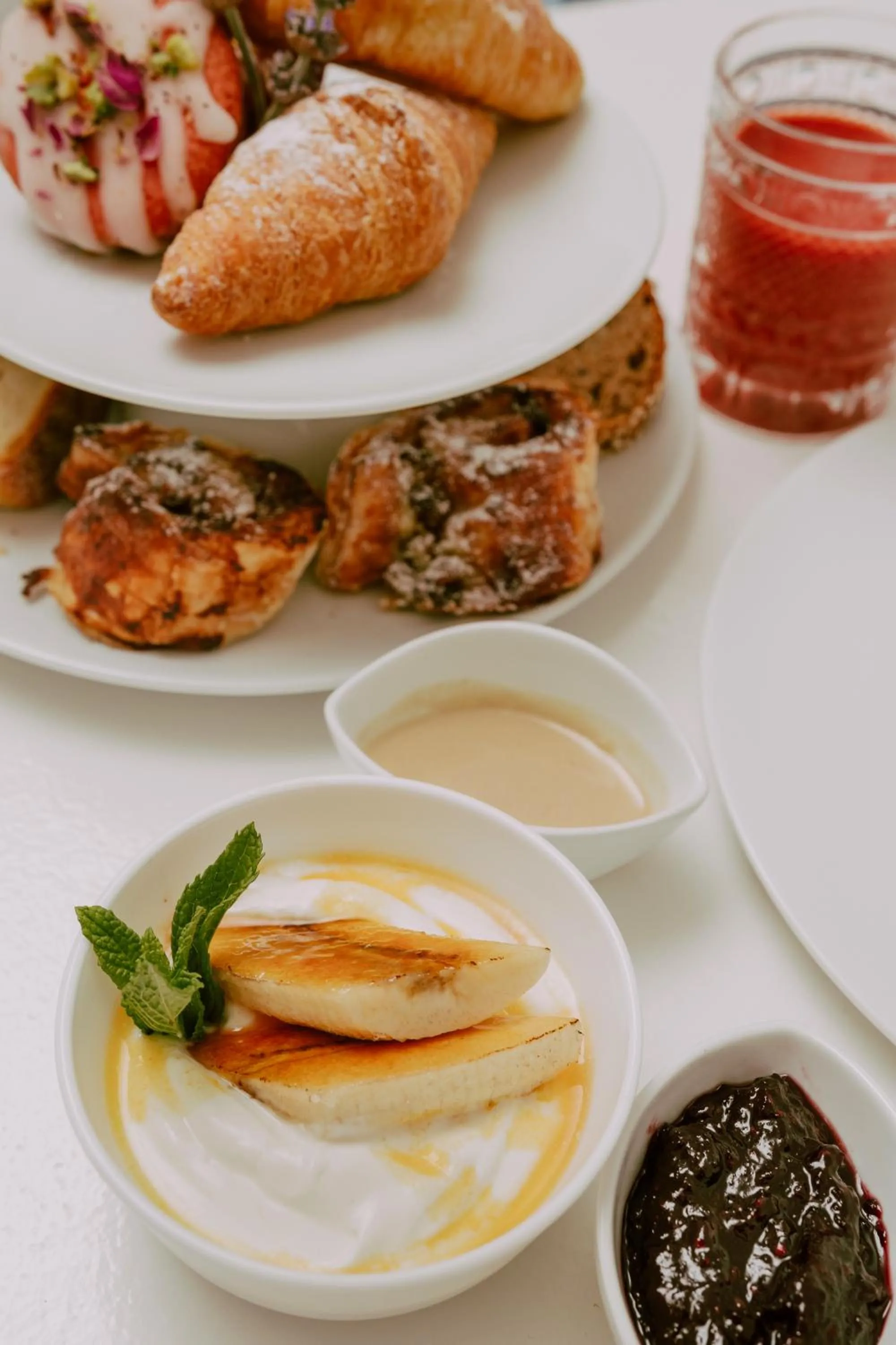 Food in White Cave by Caldera Houses