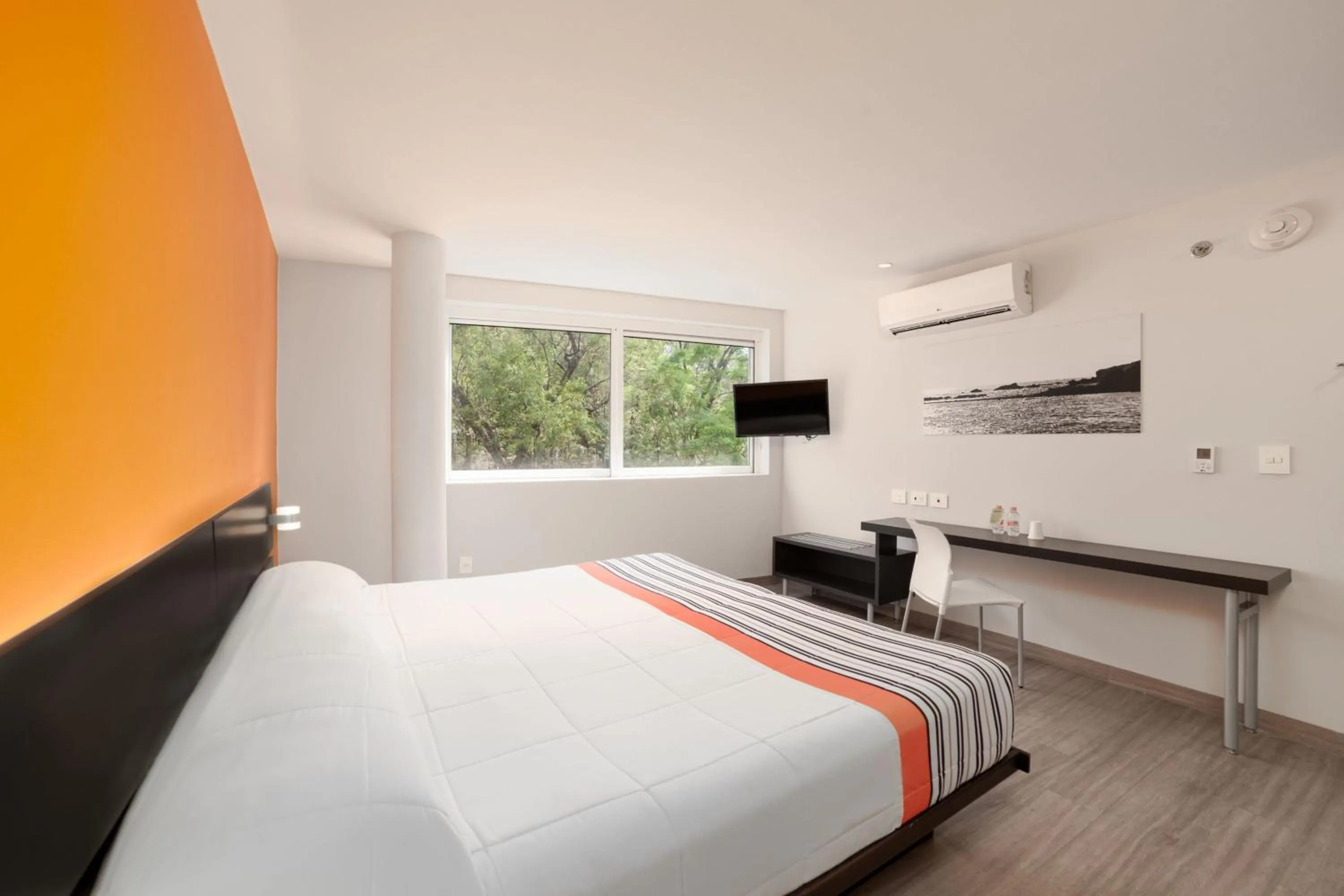 Bedroom, Bed in City Express Junior by Marriott Ciudad de México Sullivan