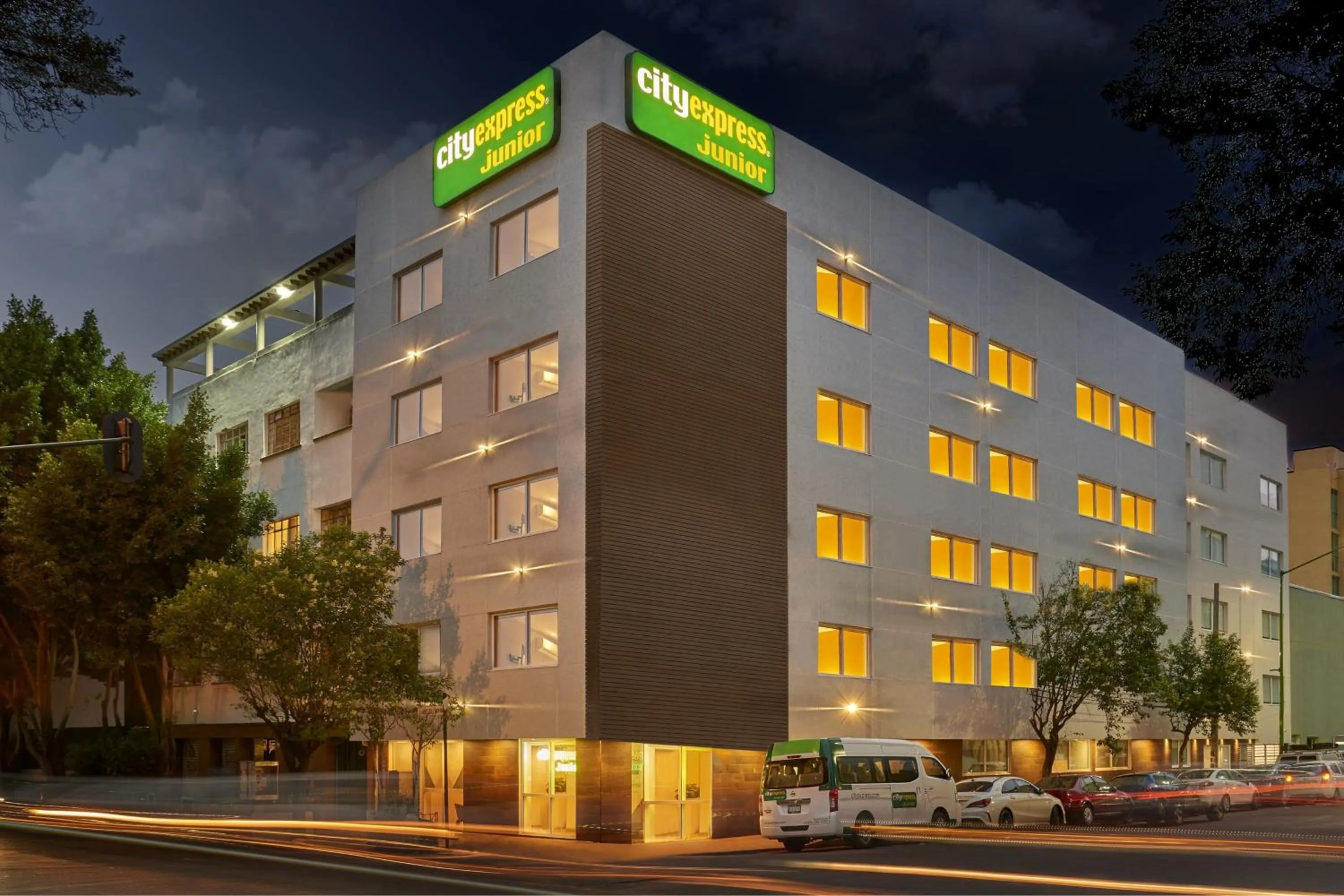 Property building in City Express Junior by Marriott Ciudad de México Sullivan