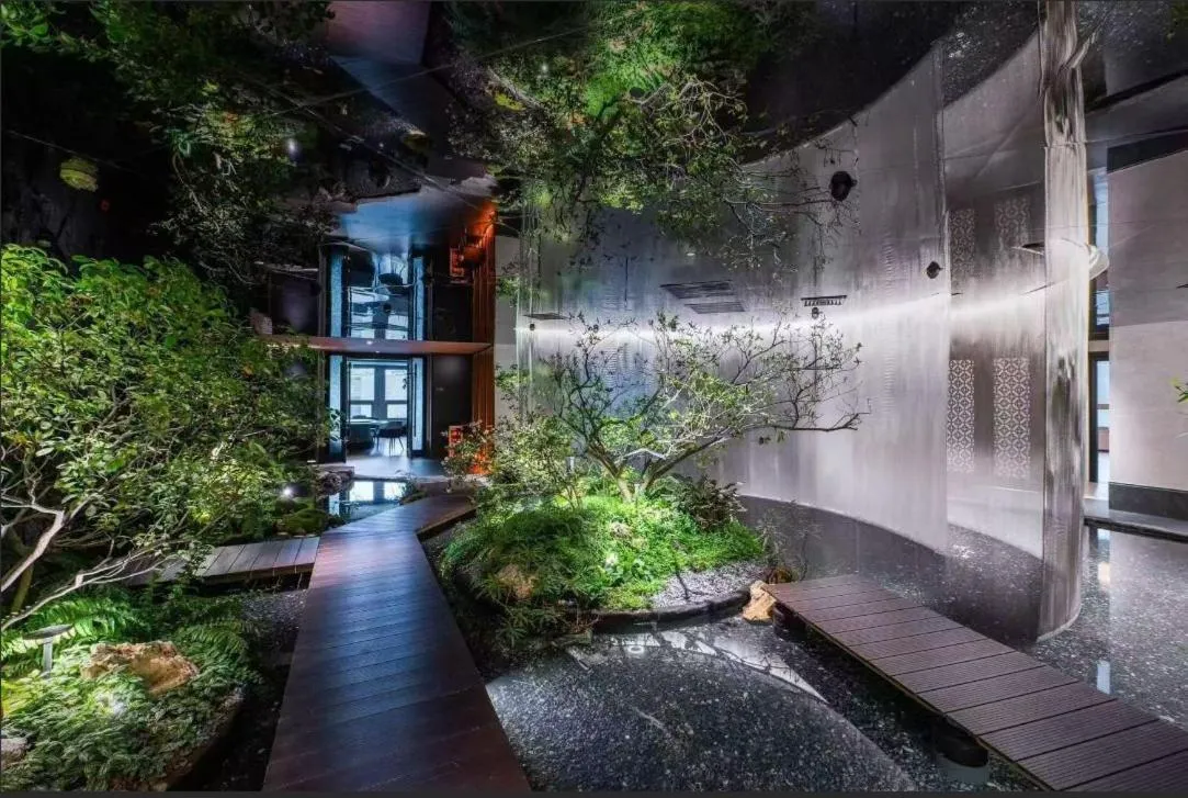 Restaurant/places to eat in Vanburgh Hotel - Free shuttle bus transfer during Canton Fair