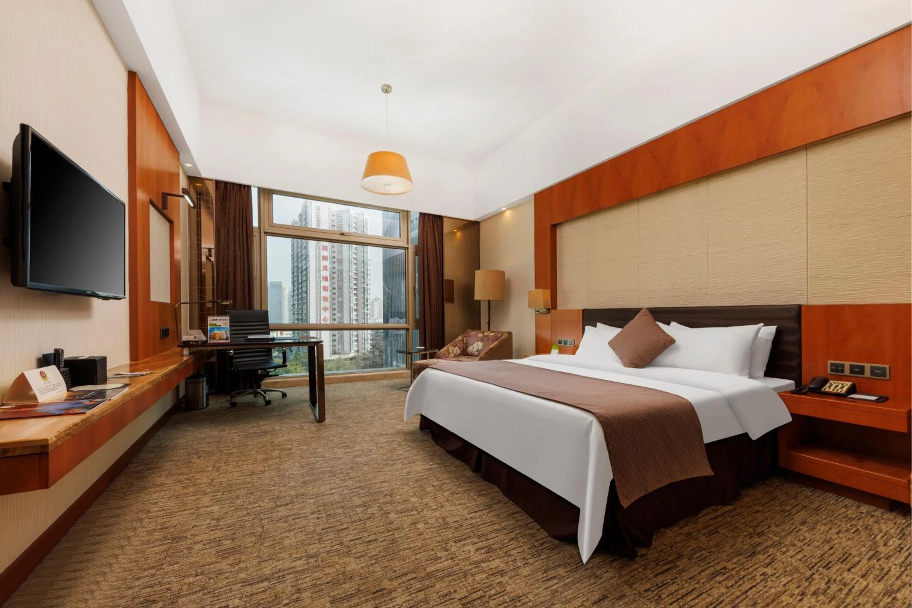 Deluxe Queen Room in Vanburgh Hotel - Free shuttle bus transfer during Canton Fair