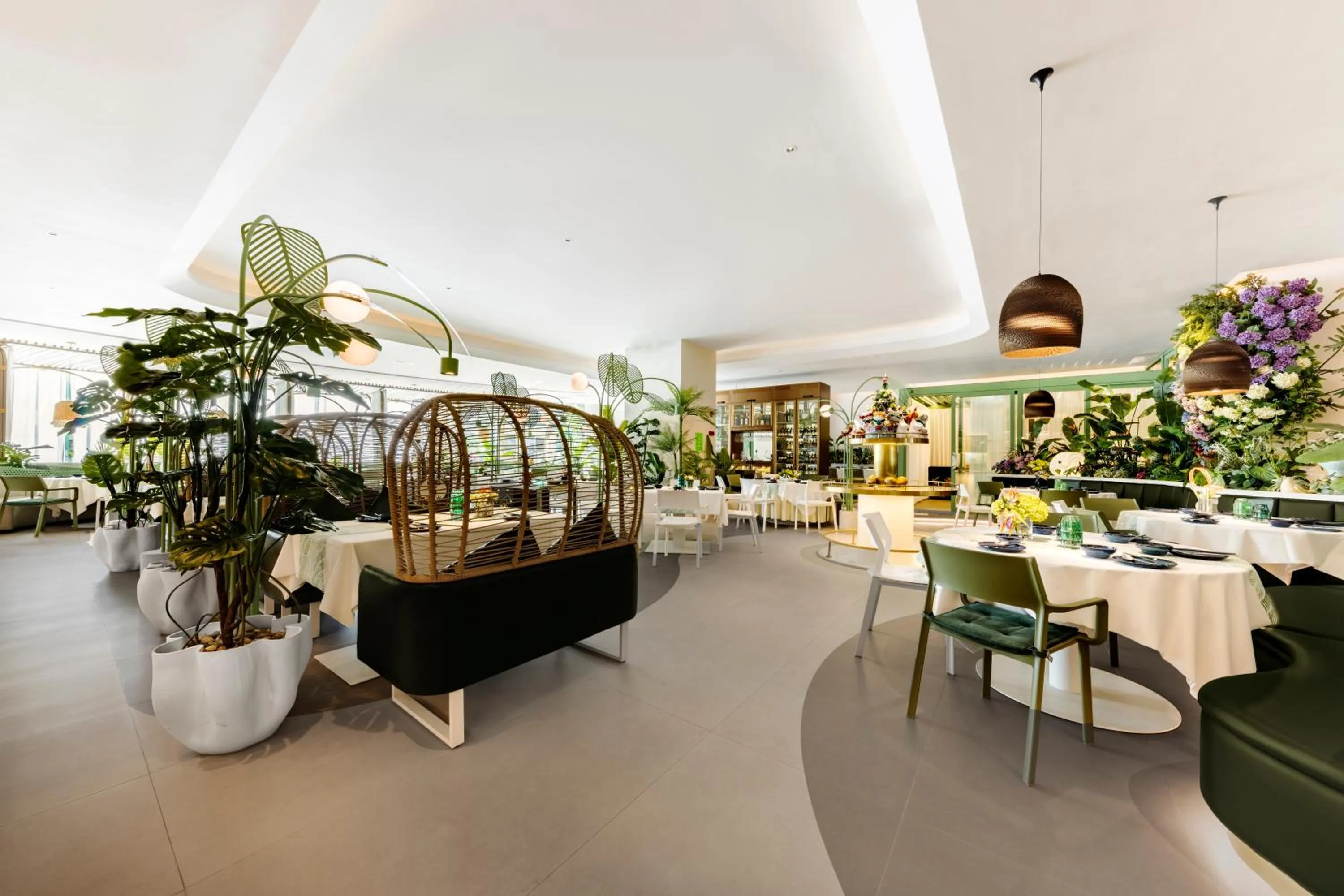 Restaurant/places to eat in Vanburgh Hotel - Free shuttle bus transfer during Canton Fair