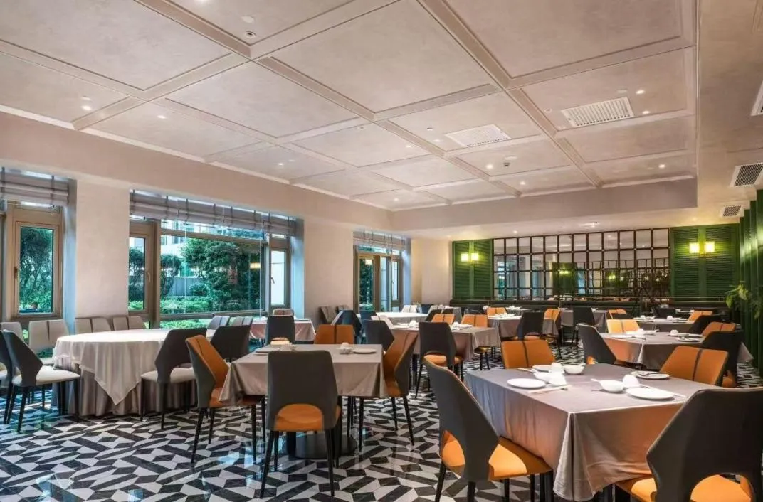 Restaurant/places to eat in Vanburgh Hotel - Free shuttle bus transfer during Canton Fair