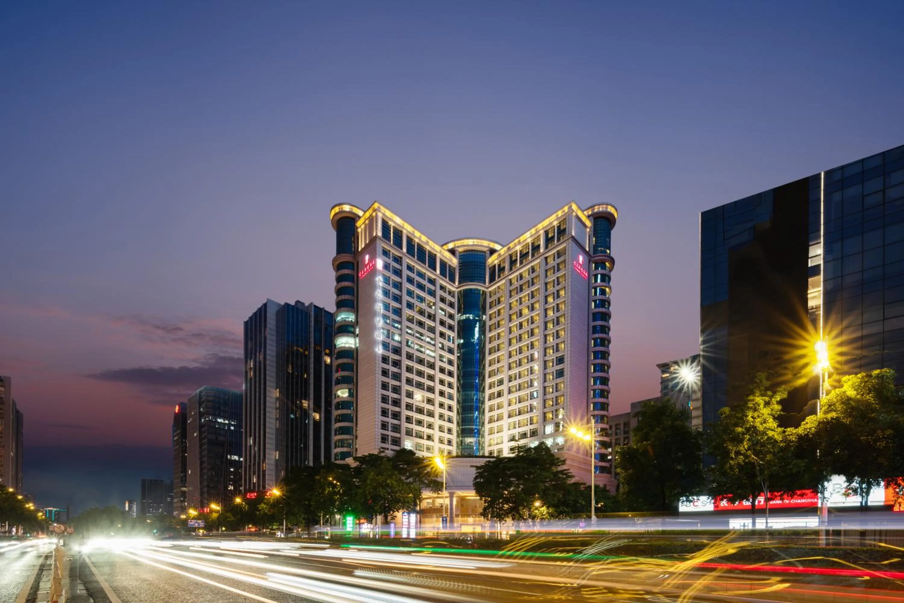 Property building in Vanburgh Hotel - Free shuttle bus transfer during Canton Fair
