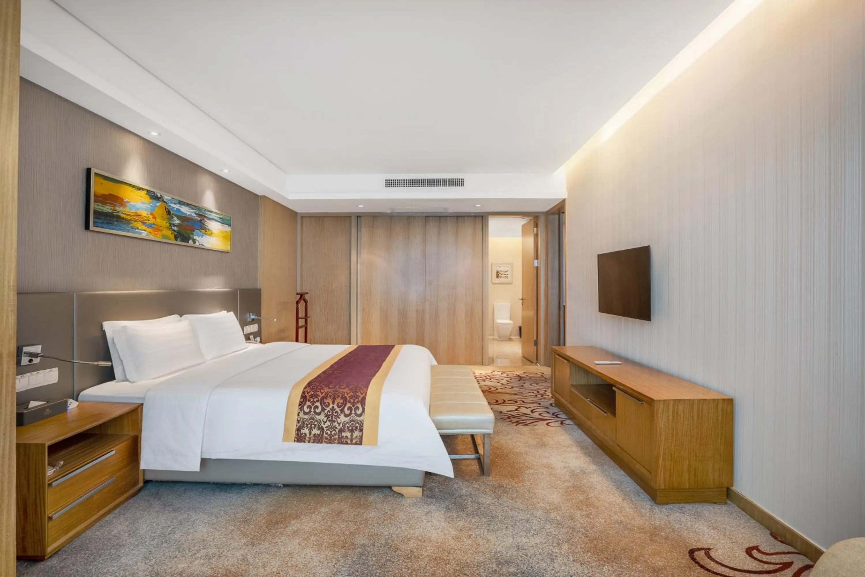 Bedroom, Bed in Pearl River International Hotel（International Textile City）