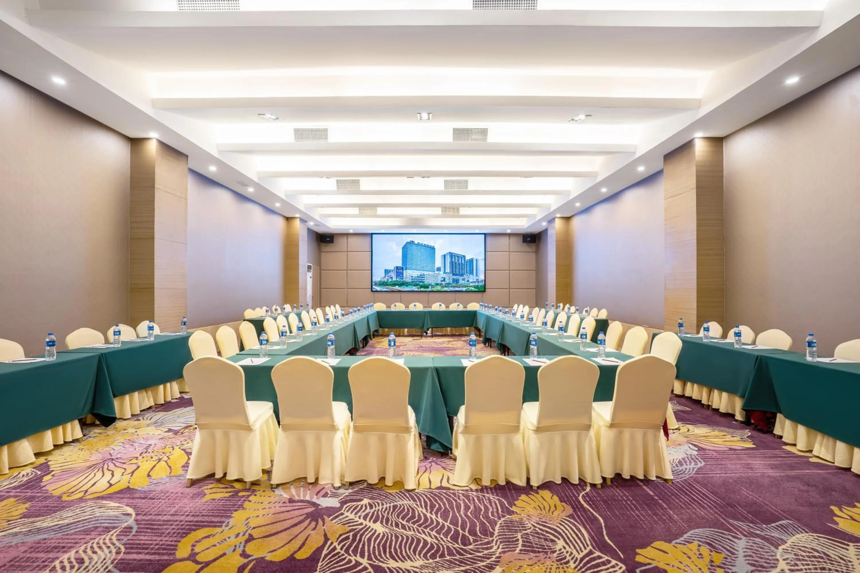 Meeting/conference room in Pearl River International Hotel（International Textile City）
