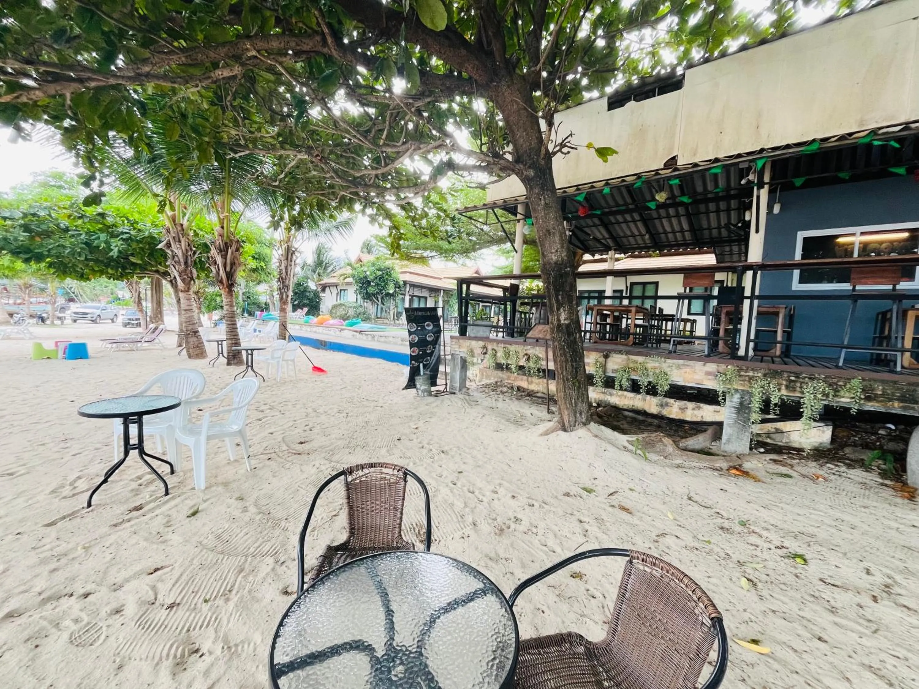 Restaurant/places to eat in Poolsawat Villa - SHA Plus