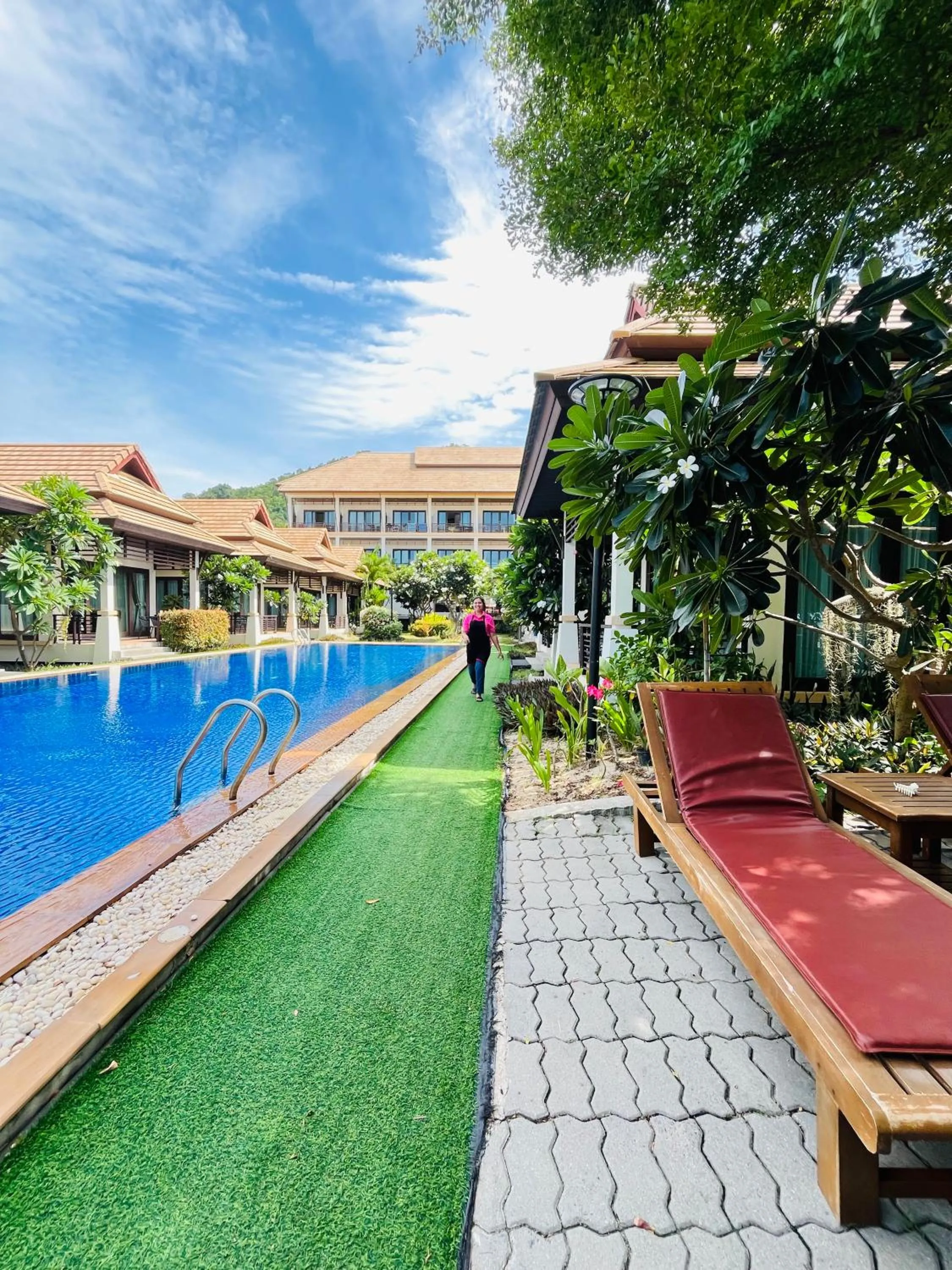 Swimming pool in Poolsawat Villa - SHA Plus