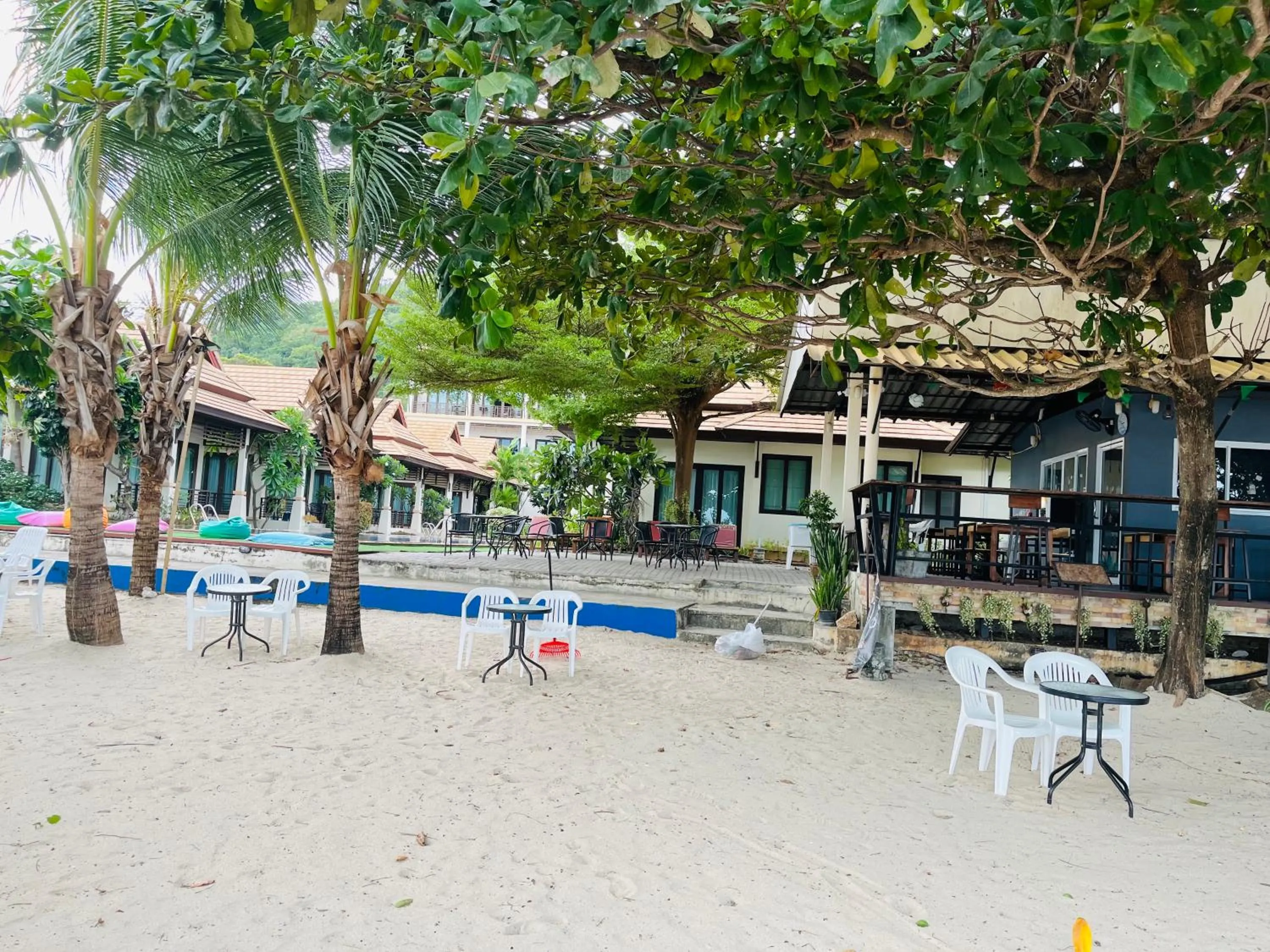 Restaurant/places to eat in Poolsawat Villa - SHA Plus