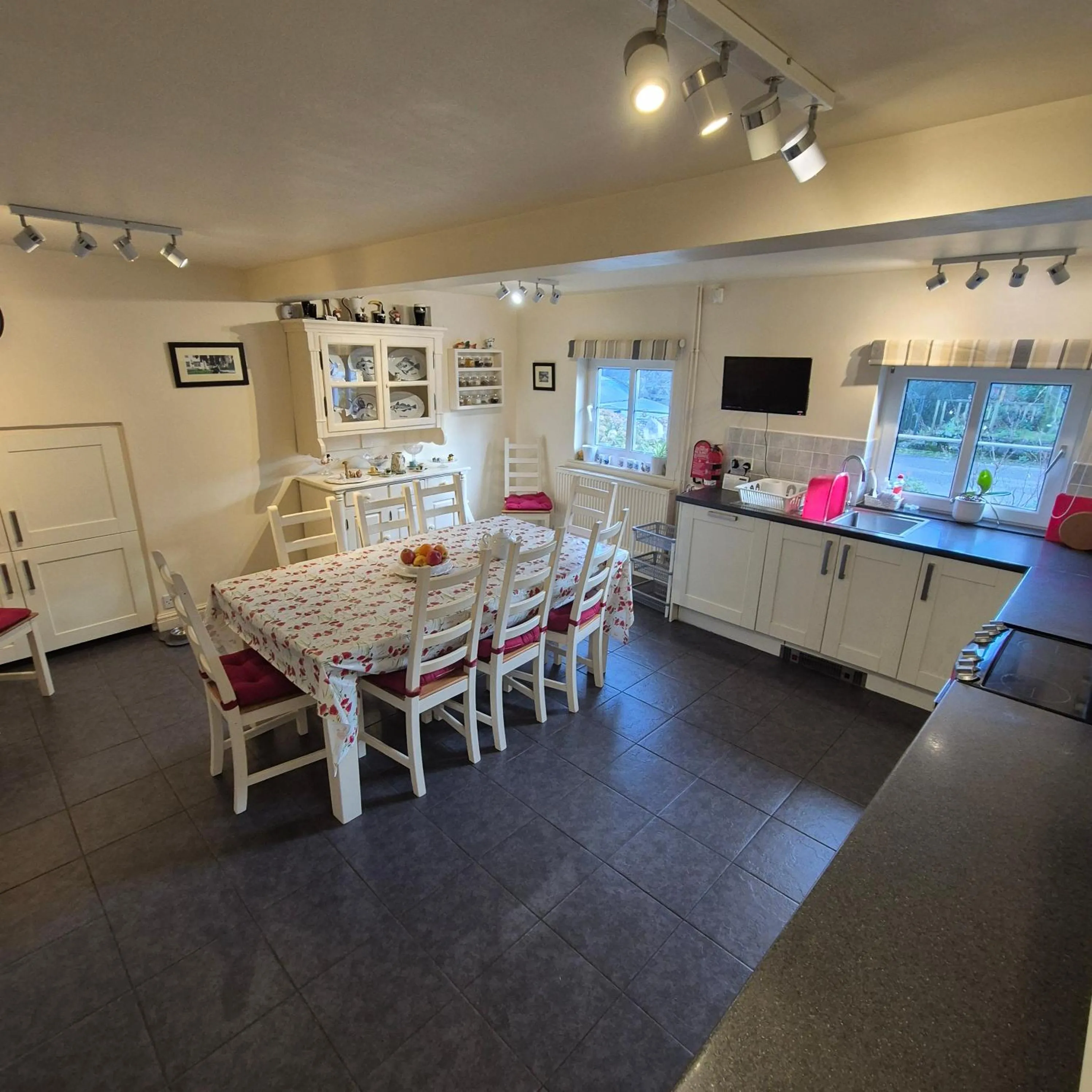 Kitchen or kitchenette in The Millers Cottage