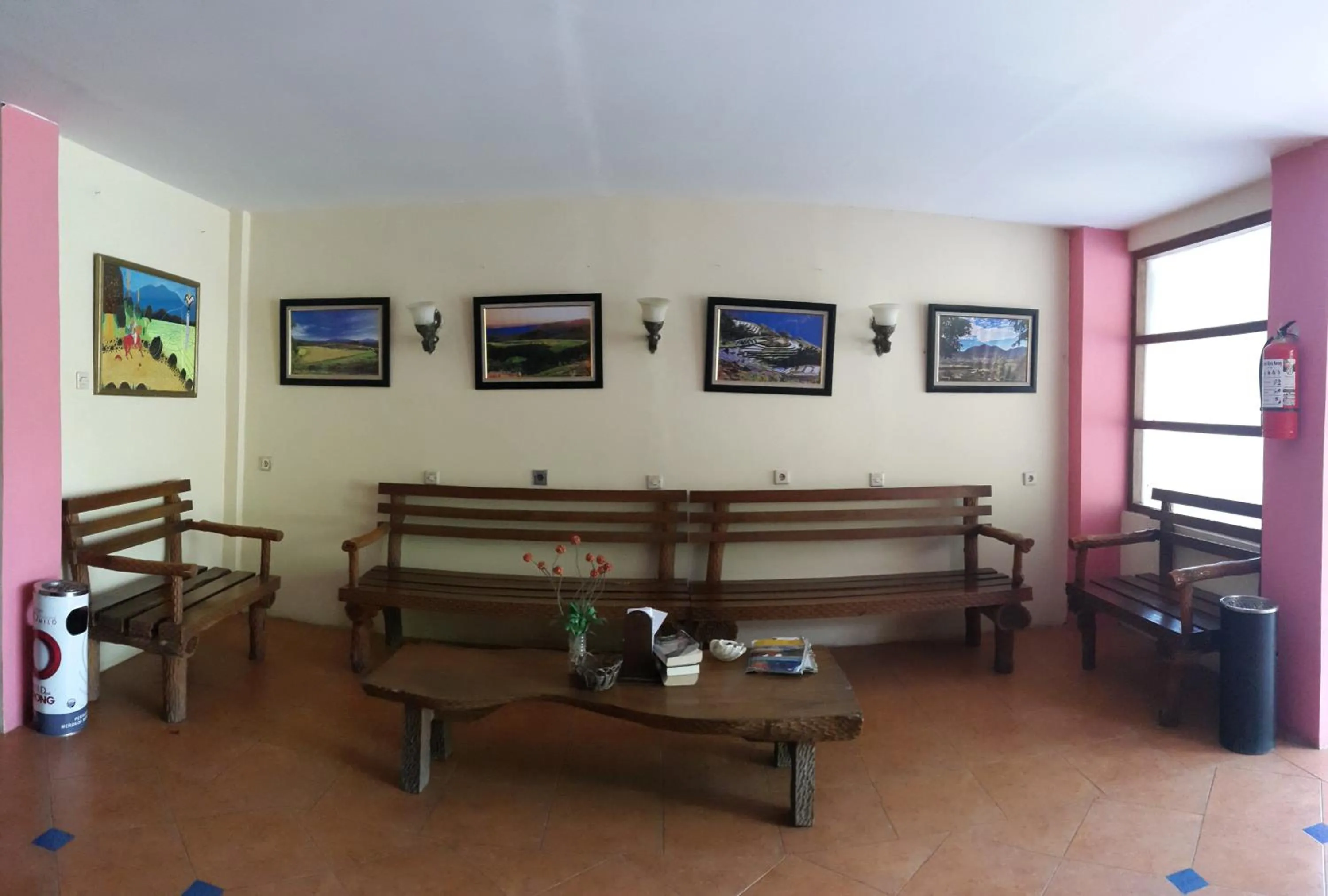 Centro Bajo Hotel & Resto