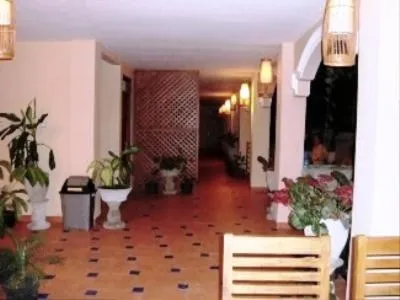 Centro Bajo Hotel & Resto