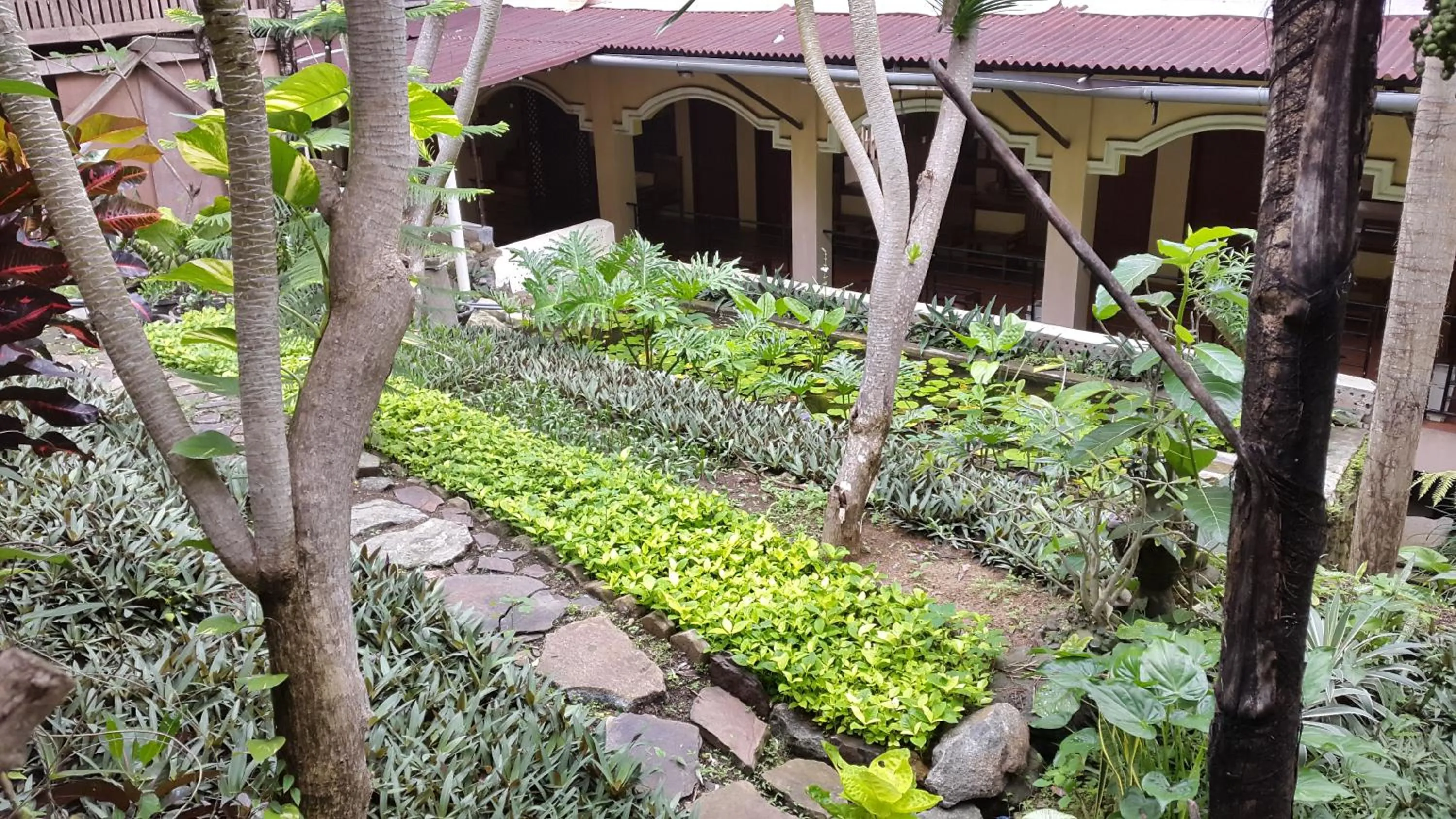 Centro Bajo Hotel & Resto