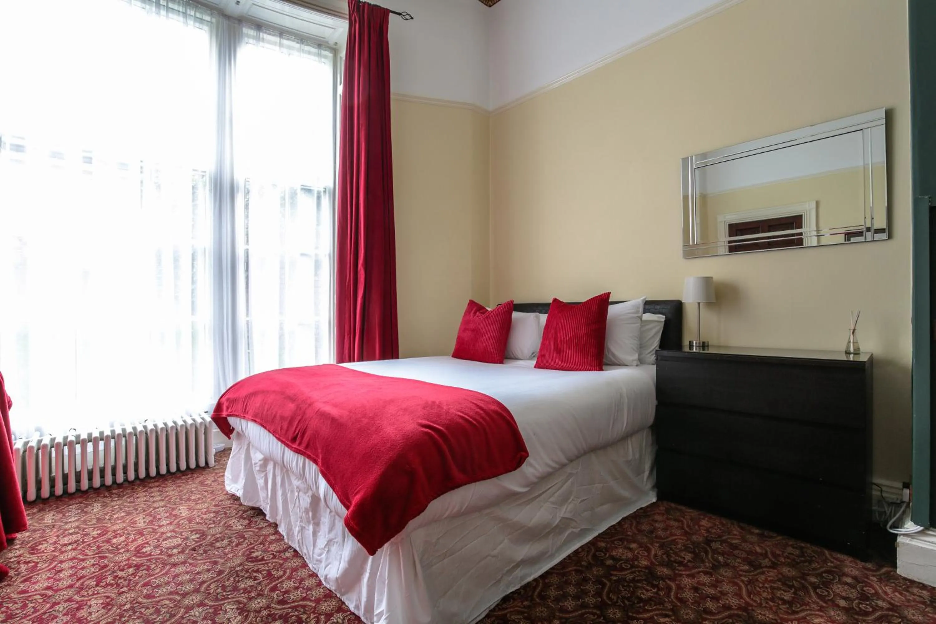 Bed in City Studios - Rodney Street