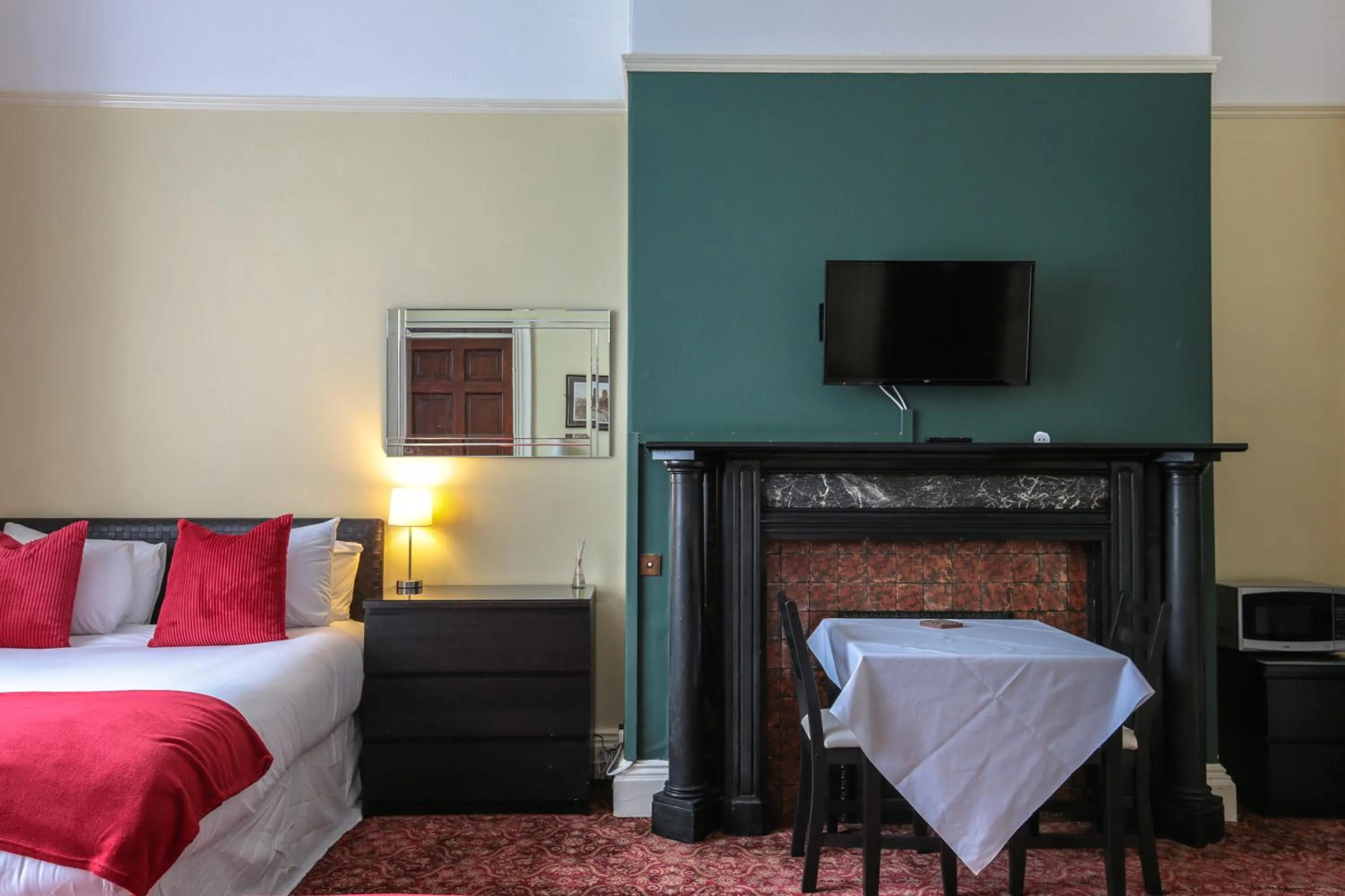 Bed in City Studios - Rodney Street