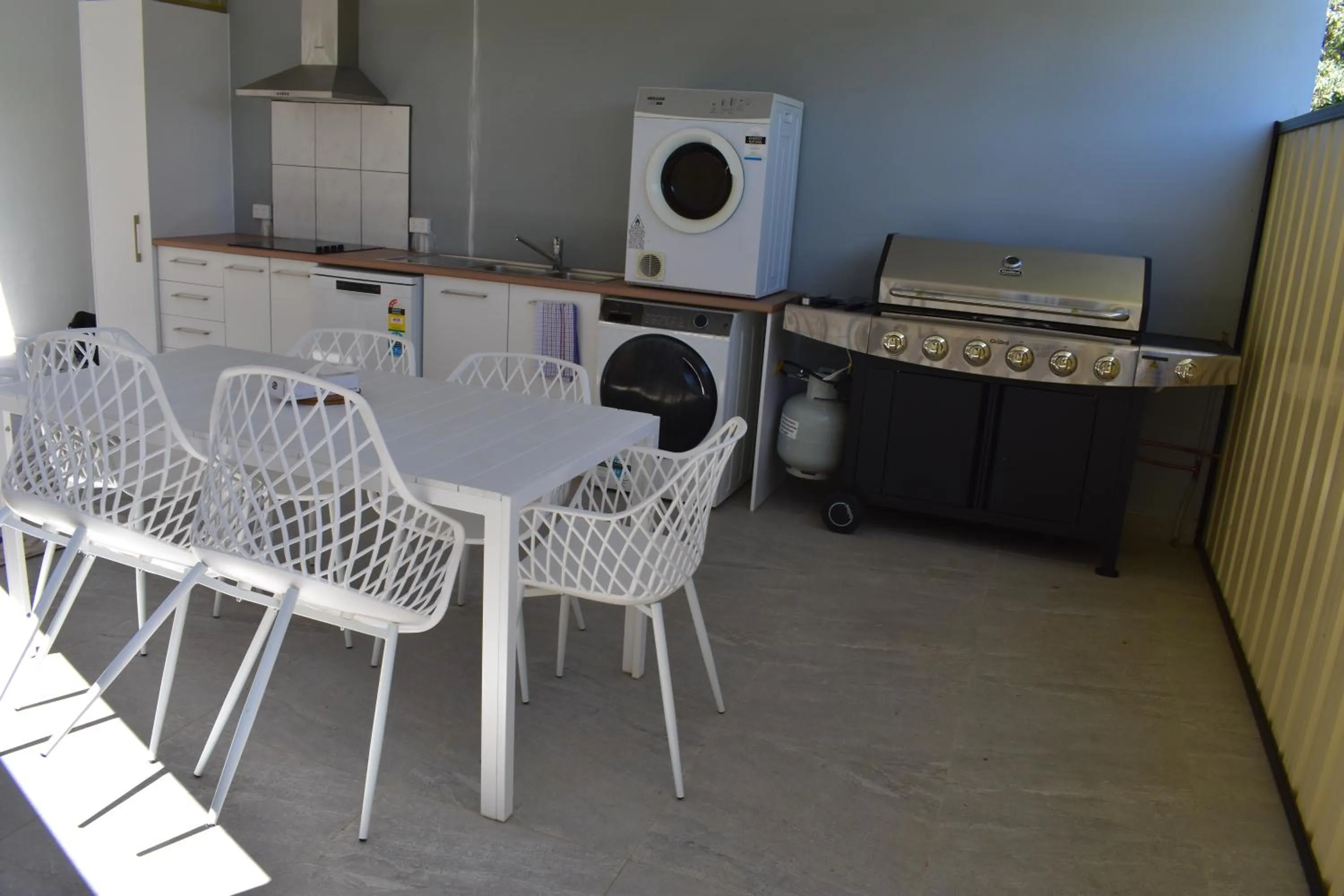 Kitchen or kitchenette in Riviana Motel