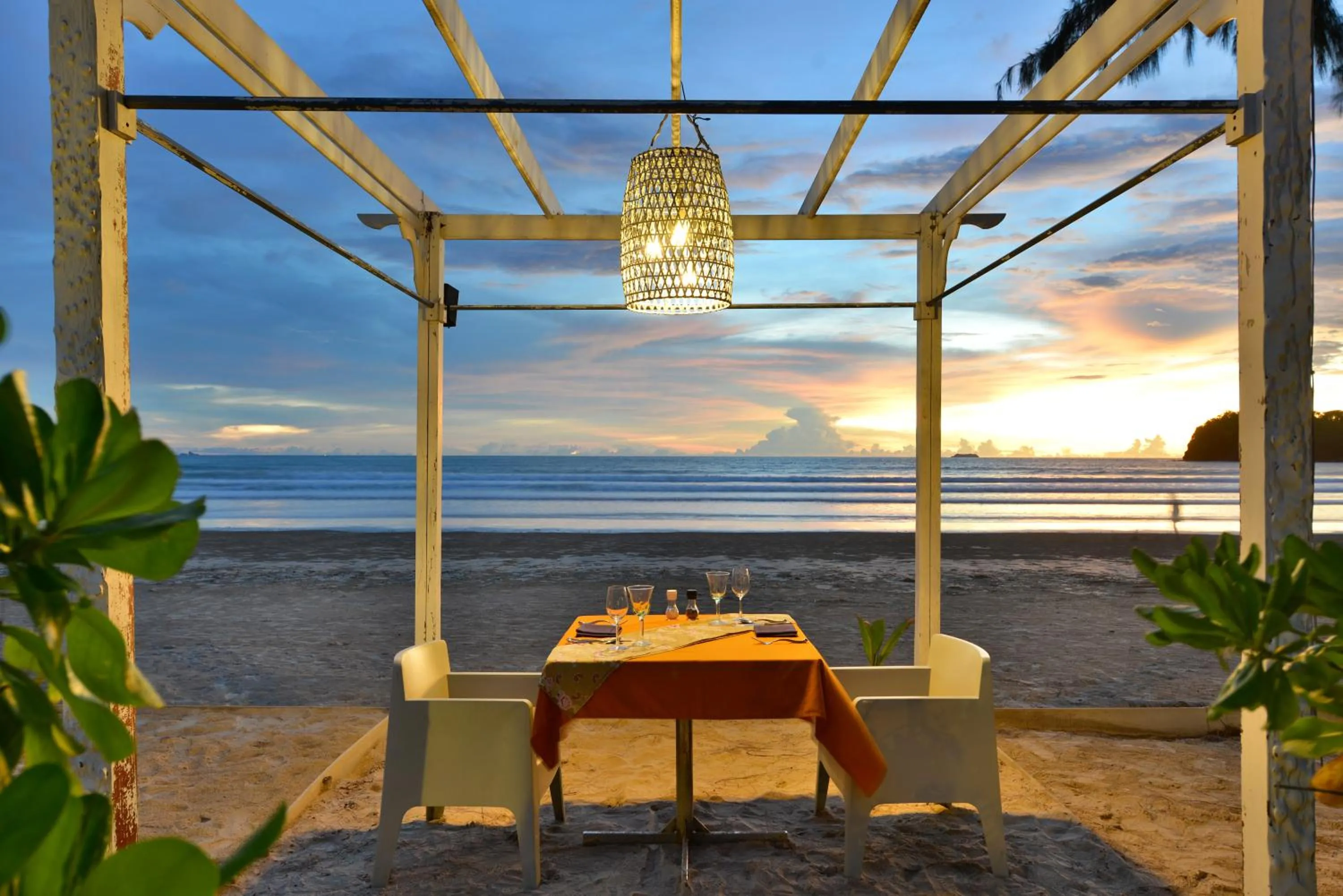 Dinner in Twin Lotus Resort and Spa - SHA Plus - Adult Only "November - April"