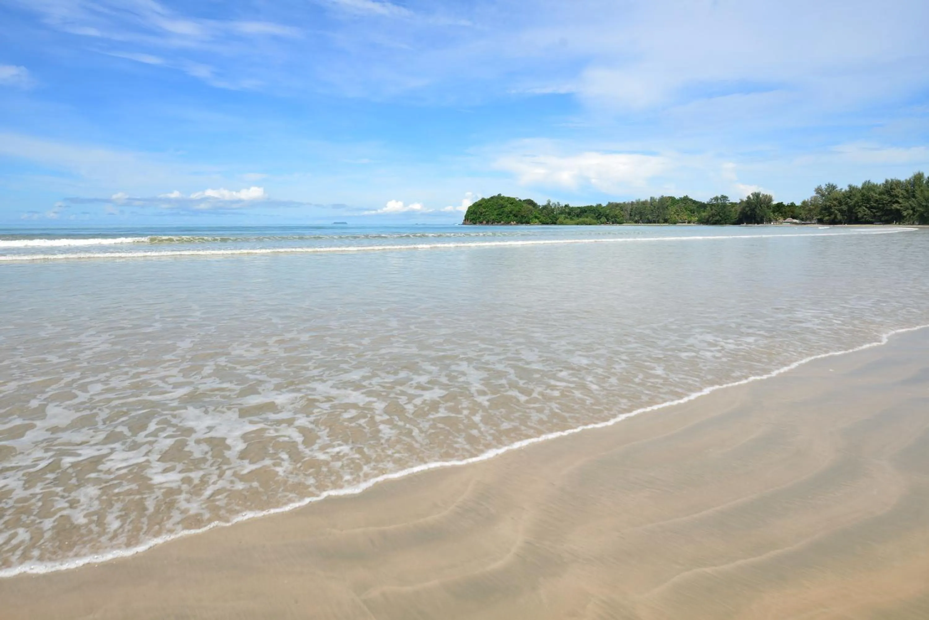 Beach in Twin Lotus Resort and Spa - SHA Plus - Adult Only "November - April"