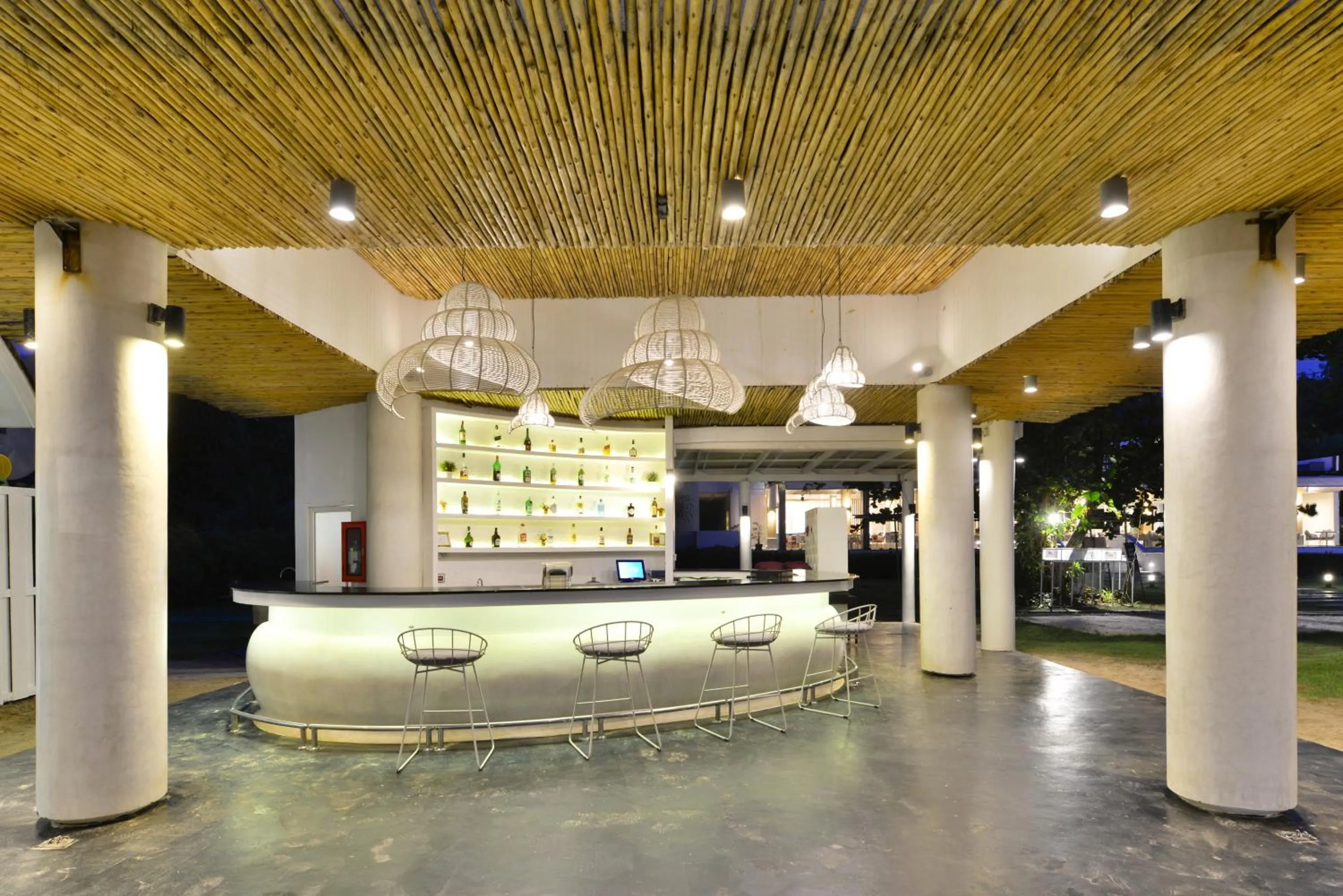 Lounge or bar in Twin Lotus Resort and Spa - SHA Plus - Adult Only "November - April"